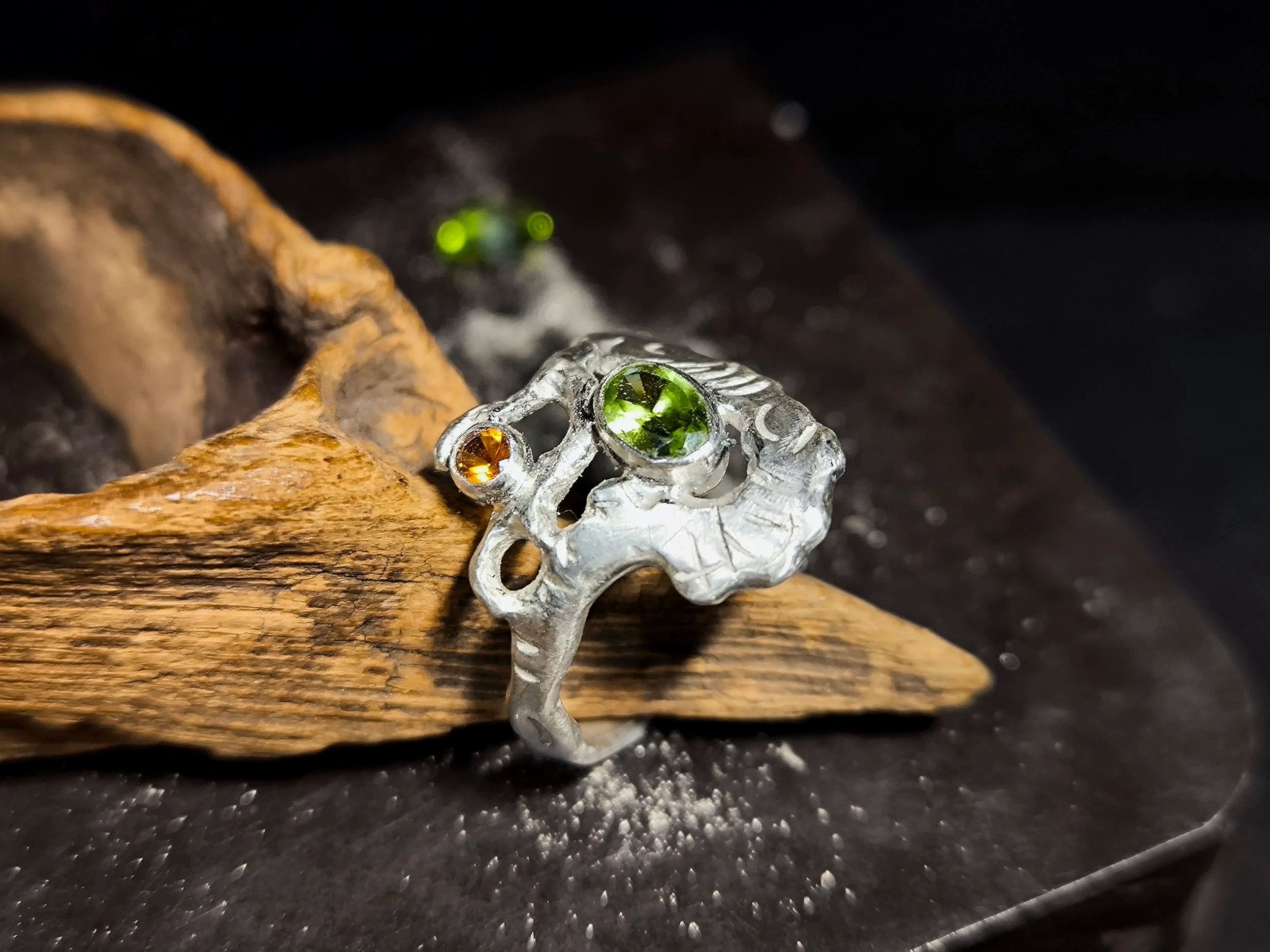 Silberring selbstgemacht, Peridot, Silberschmiede-Eigen-Art