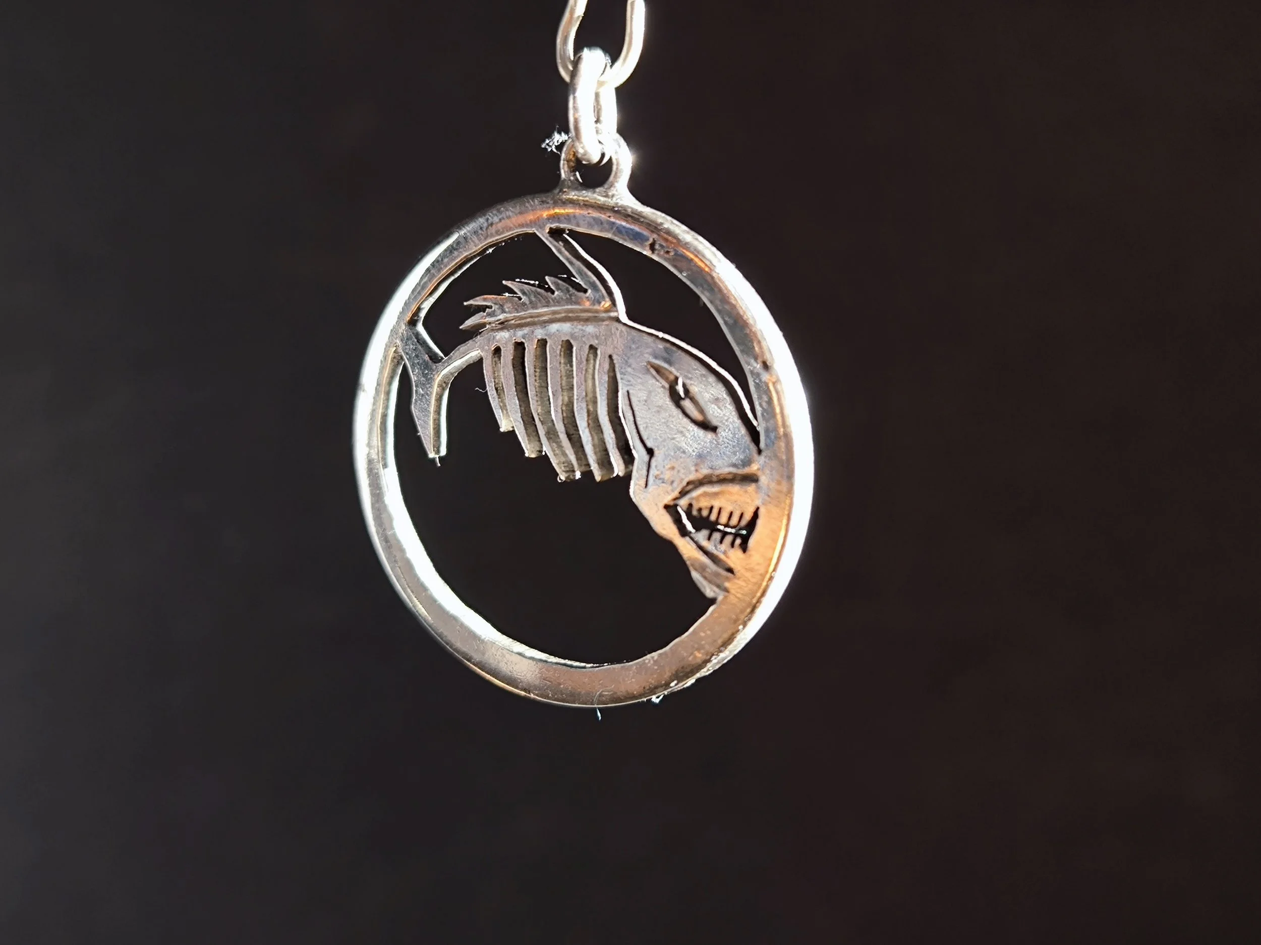 Sternzeichen Fisch, Kettenanhänger