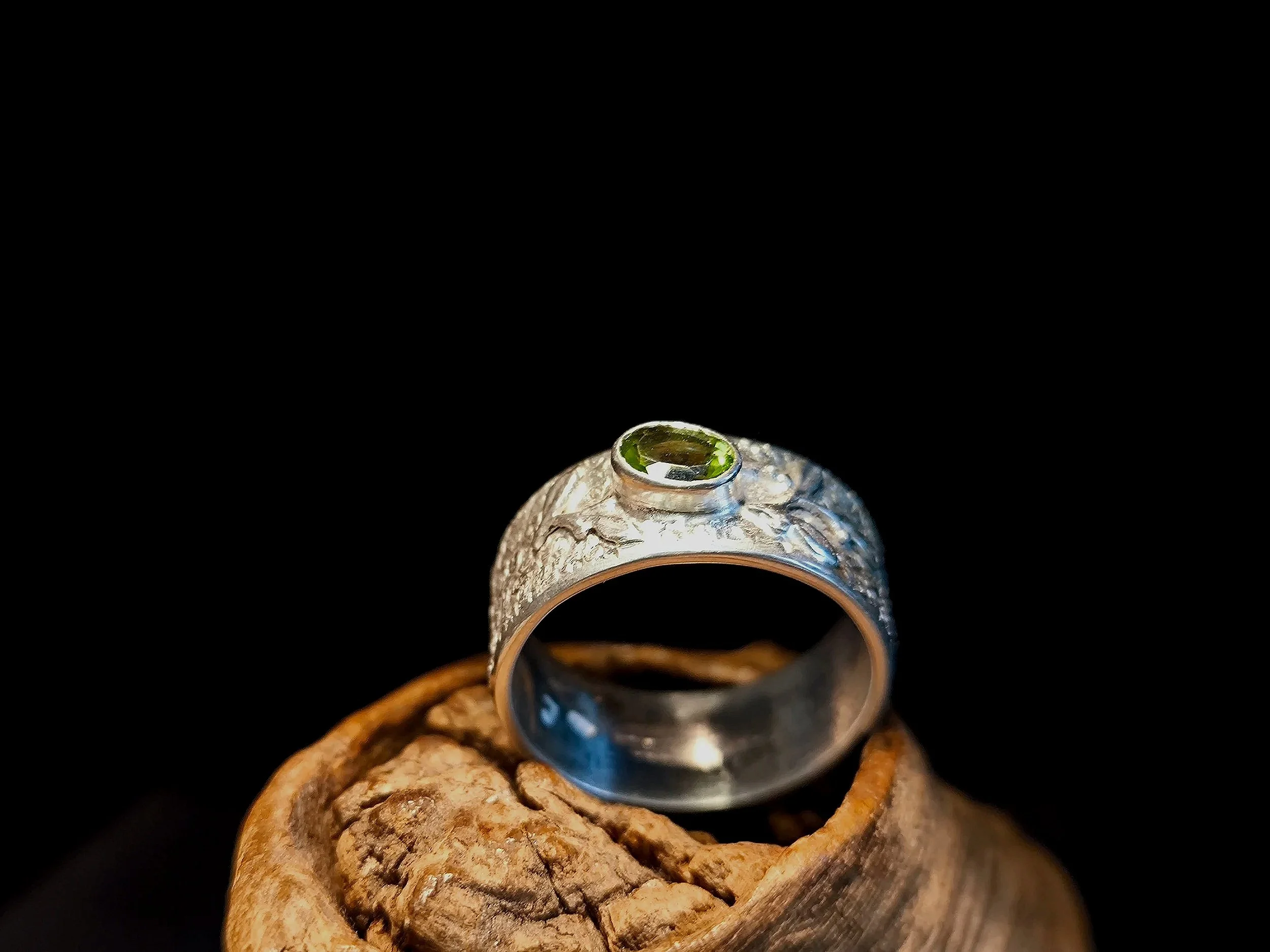 Silberring mit Olivenzweig und Peridot, Germany, Unikat
