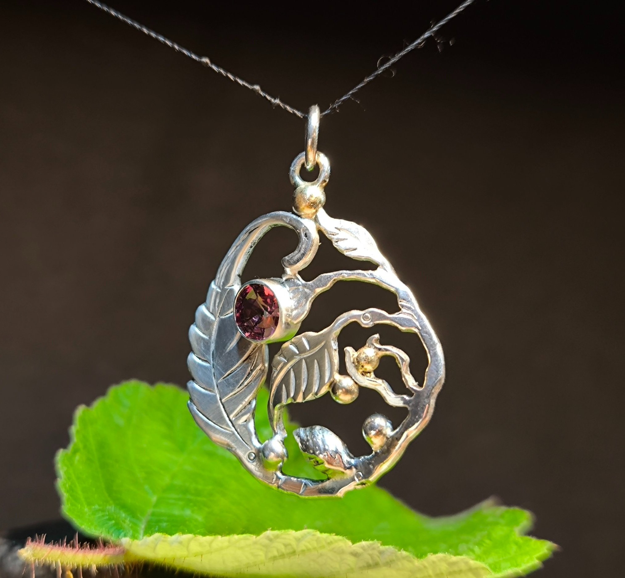 Kettenanhänger ,Handarbeit floral, Silber, Turmalin