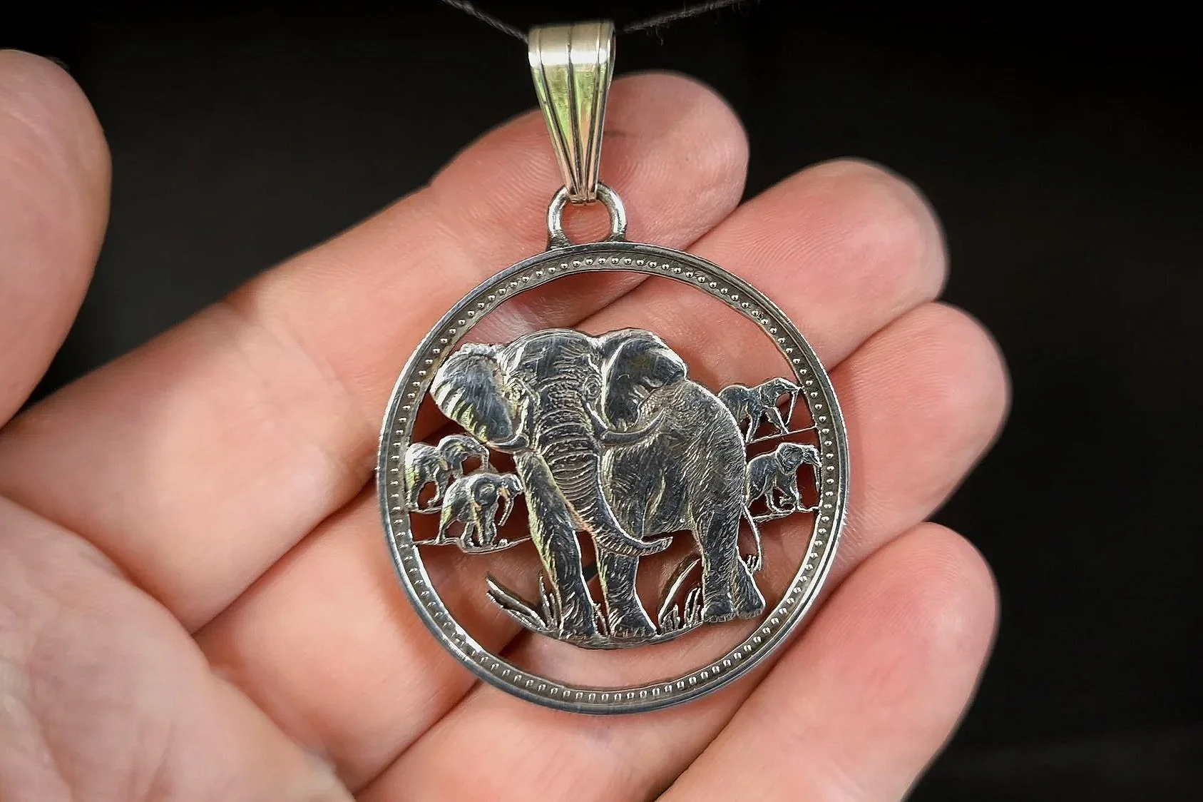 ausgesägte Münze, Elefantenherde, Silber