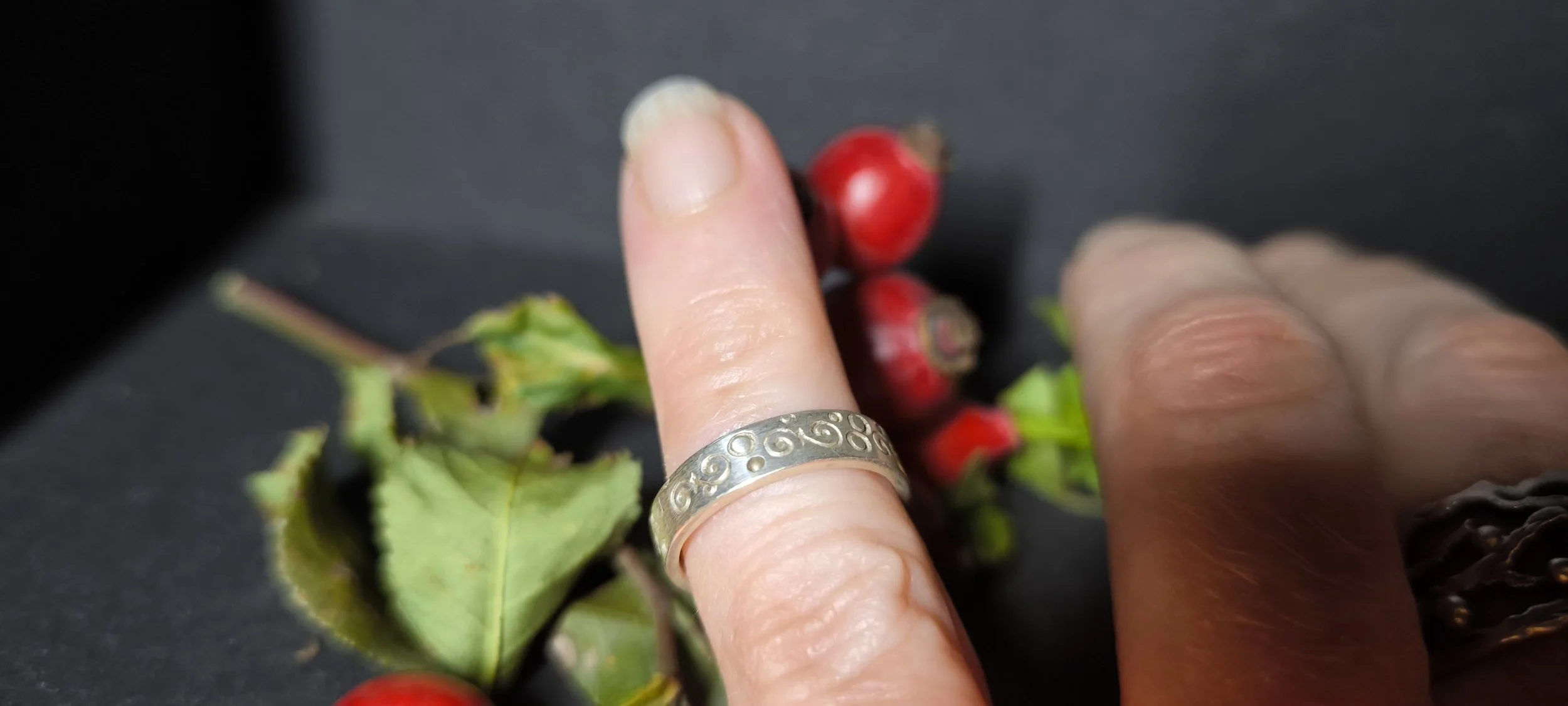 Silberring mit Struktur, handgemacht, Janet Schmock