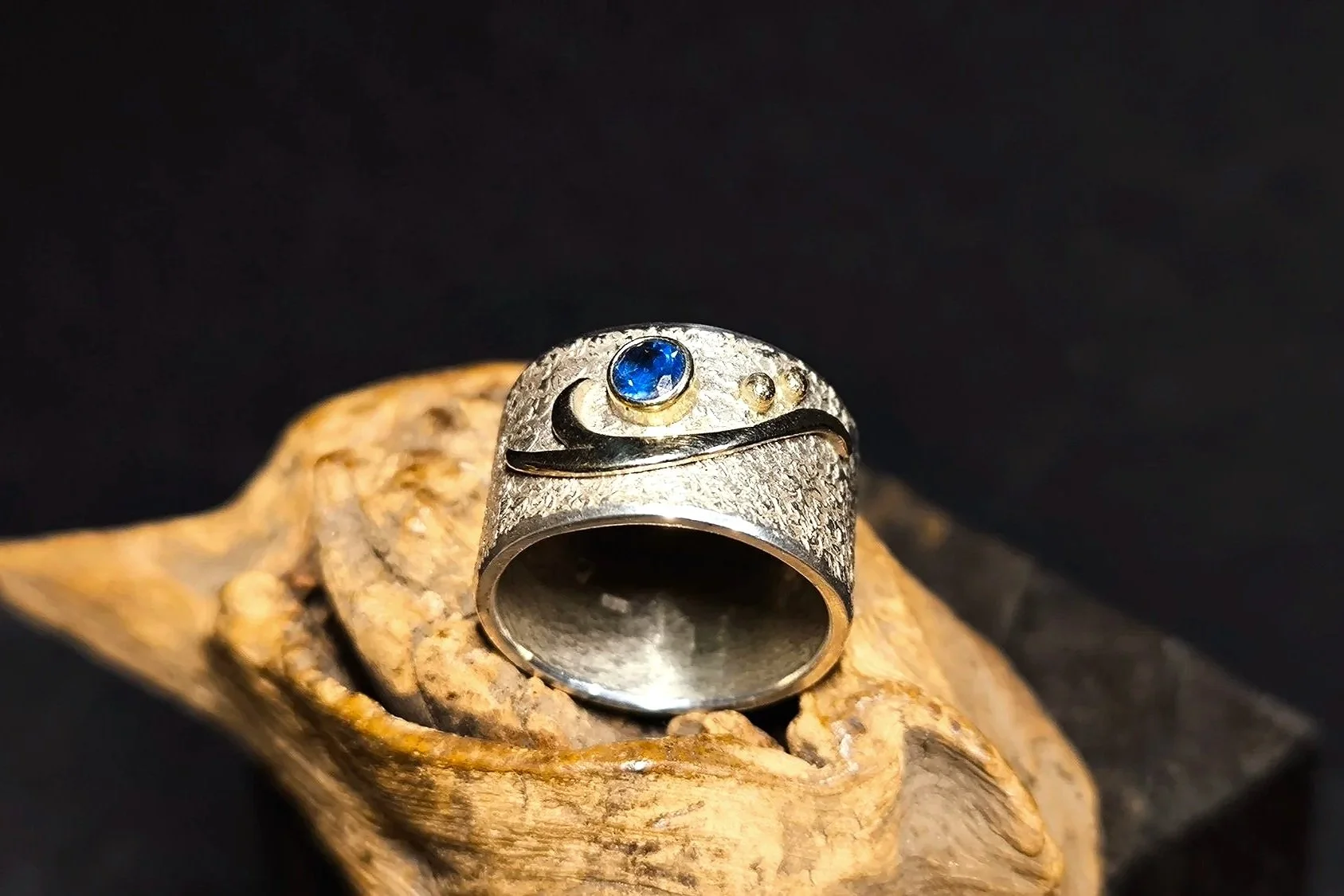 Silberring mit Gold und Saphir, bicolour, Unikat