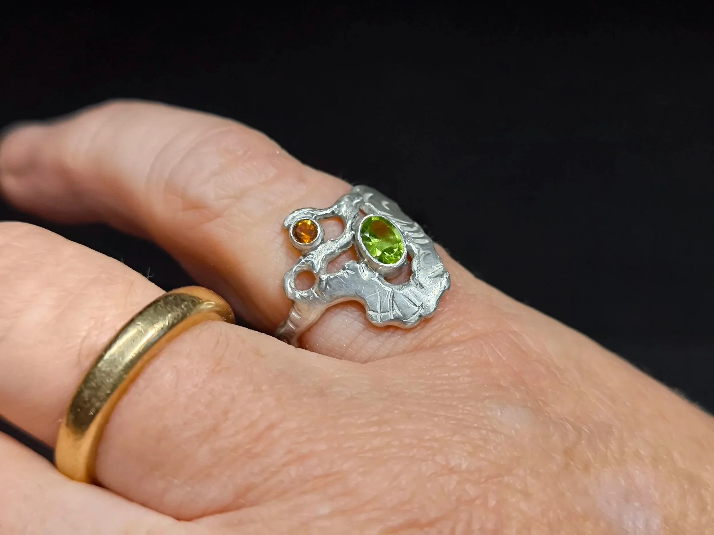 Silberring selbstgemacht, Peridot, Silberschmiede-Eigen-Art
