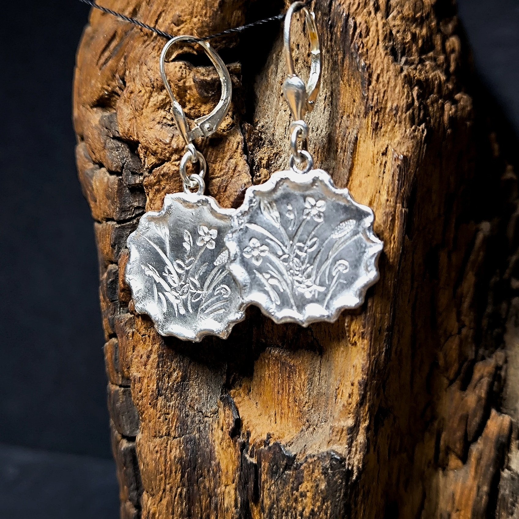 Runde Silber Ohrhänger mit Blumenwiese