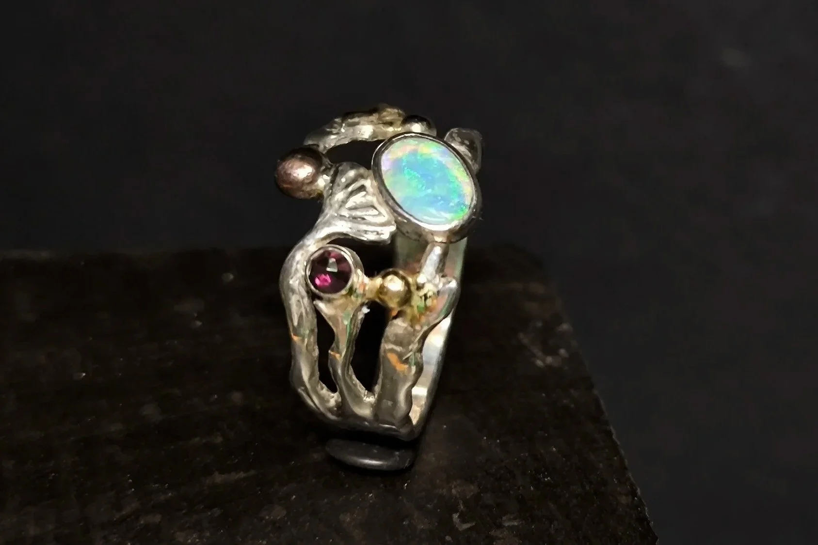 Edelopal Ring, bicolour, handmade, Unikat