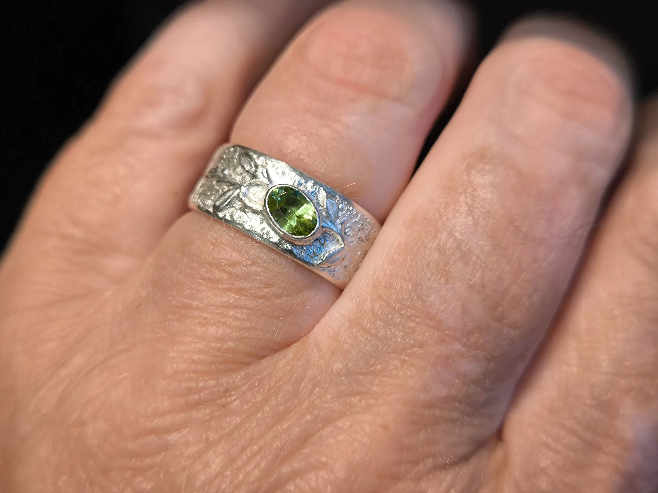 Silberring mit Olivenzweig und Peridot, Germany, Unikat