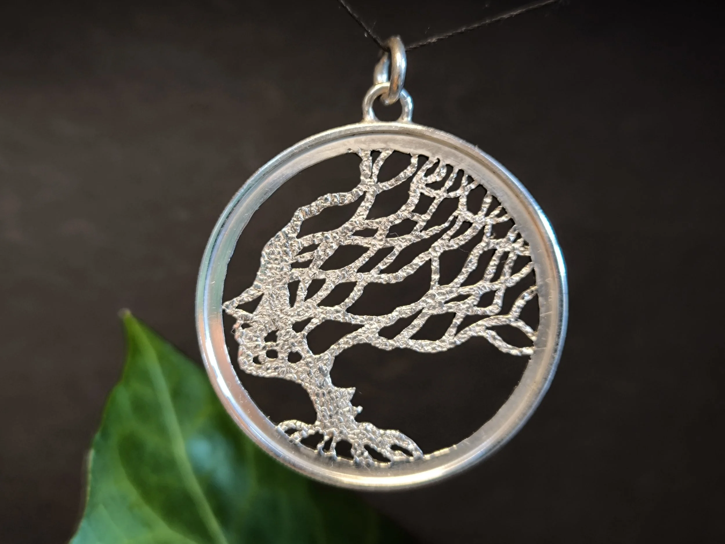 Kettenanhänger Feme-Baum
