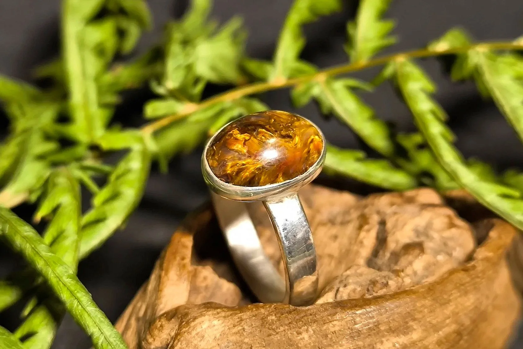 Silberring mit Tigerauge, 12x9 mm, Umfang 52/53