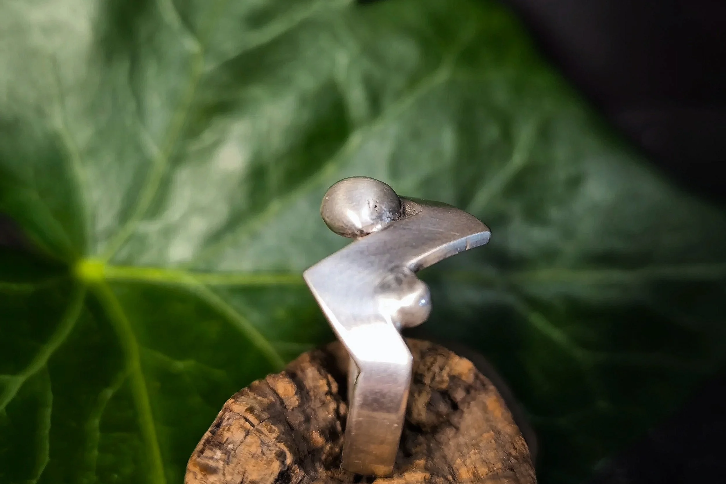 Silberring mit Zacken und Kugeln, Silberschmiede-Eigen-Art