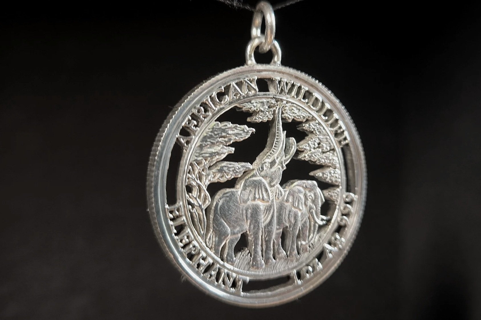 Münzschmuck, Elefant,  Münze als Kettenanhänger, Silberschmiede-Eigen-Art