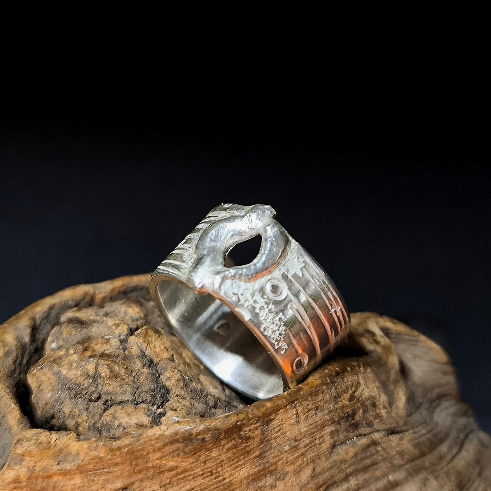 Silberring kleiner Durchbruch Unikatschmuck der Silberschmiede-Eigen-Art