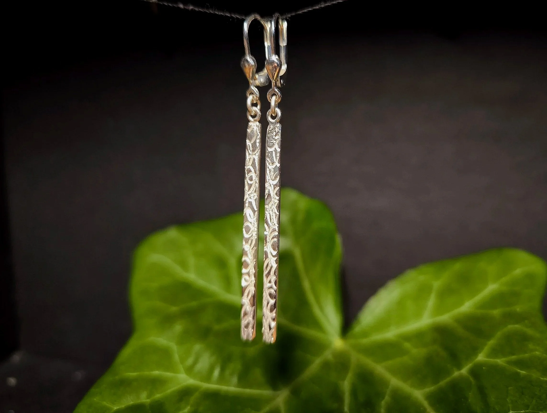 Ohrhänger Silberstäbchen, handgefertigter Silberschmuck, Silberschmiede Eigen-Art