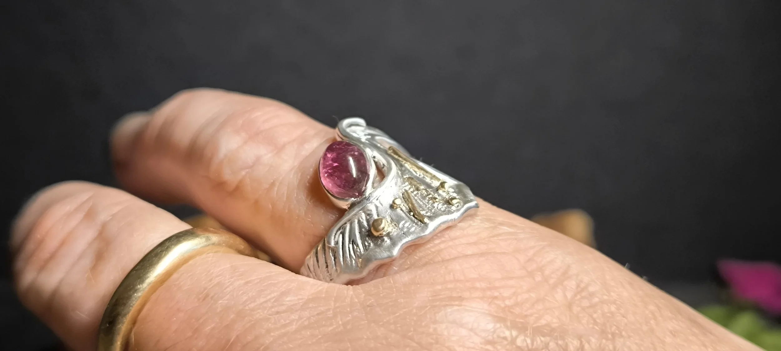 Silberring mit Turmalin und Gold, Durchmesser 18 mm
