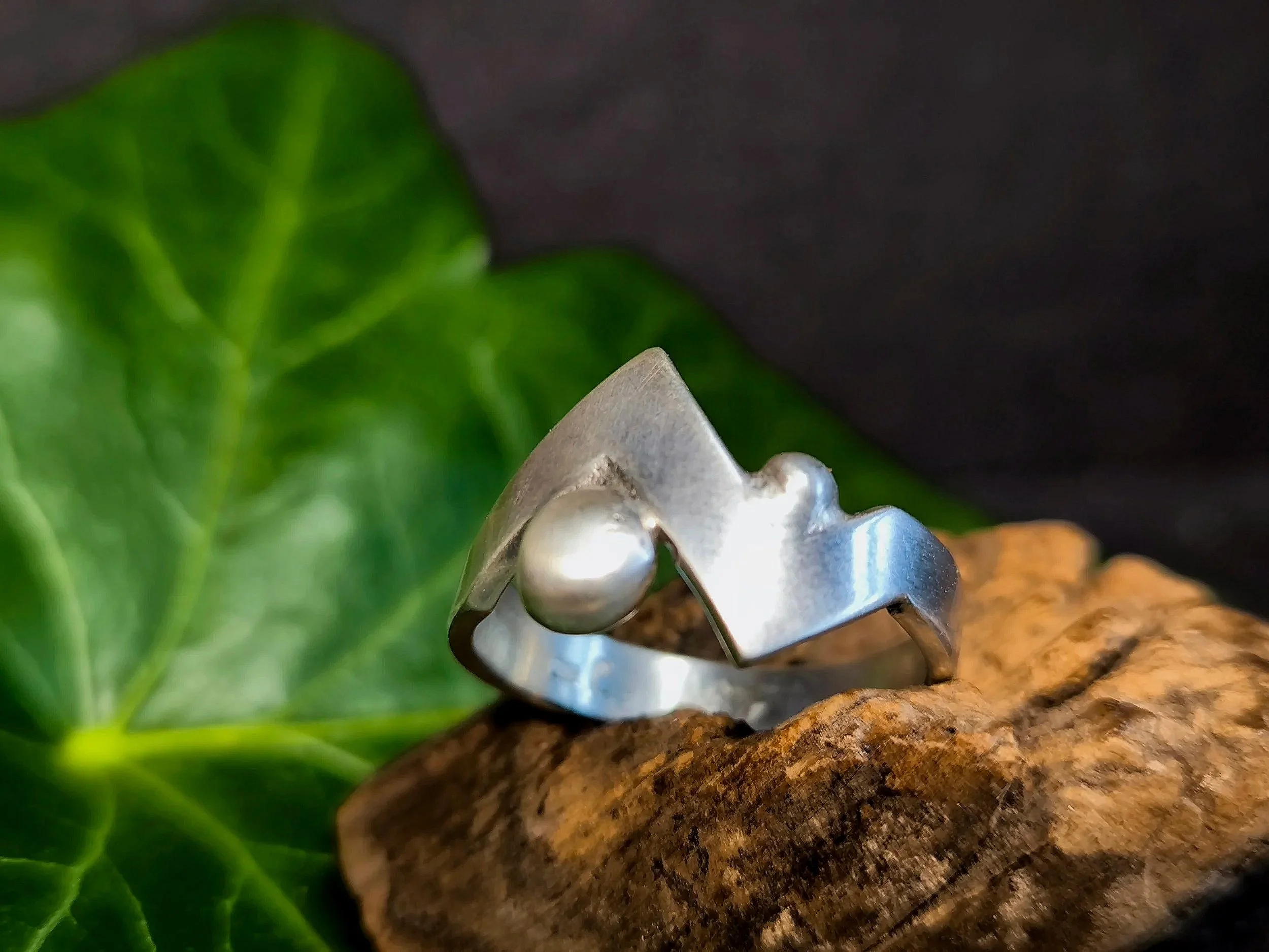 Silberring mit Zacken und Kugeln, Silberschmiede-Eigen-Art