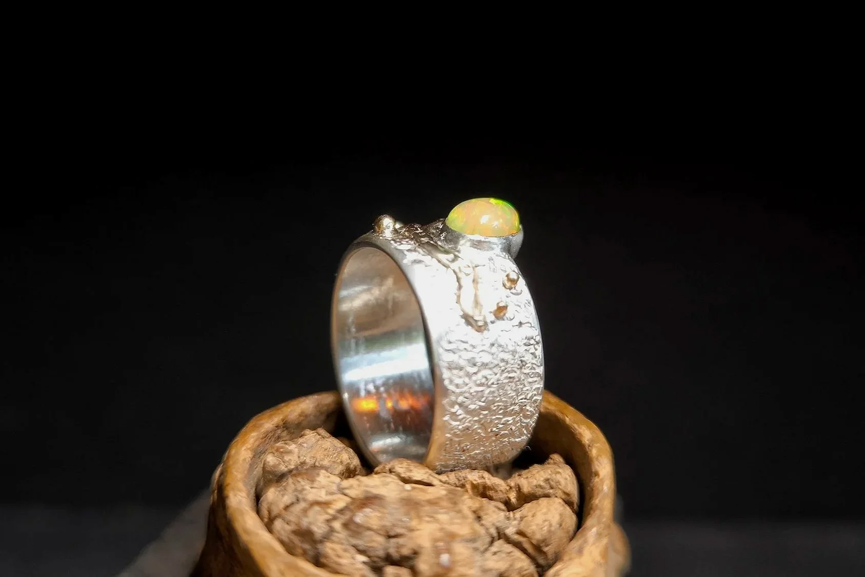 Opal Ring, Umfang 59 mm, Gold & Silber, Unikat, Silberschmiede-Eigen-Art