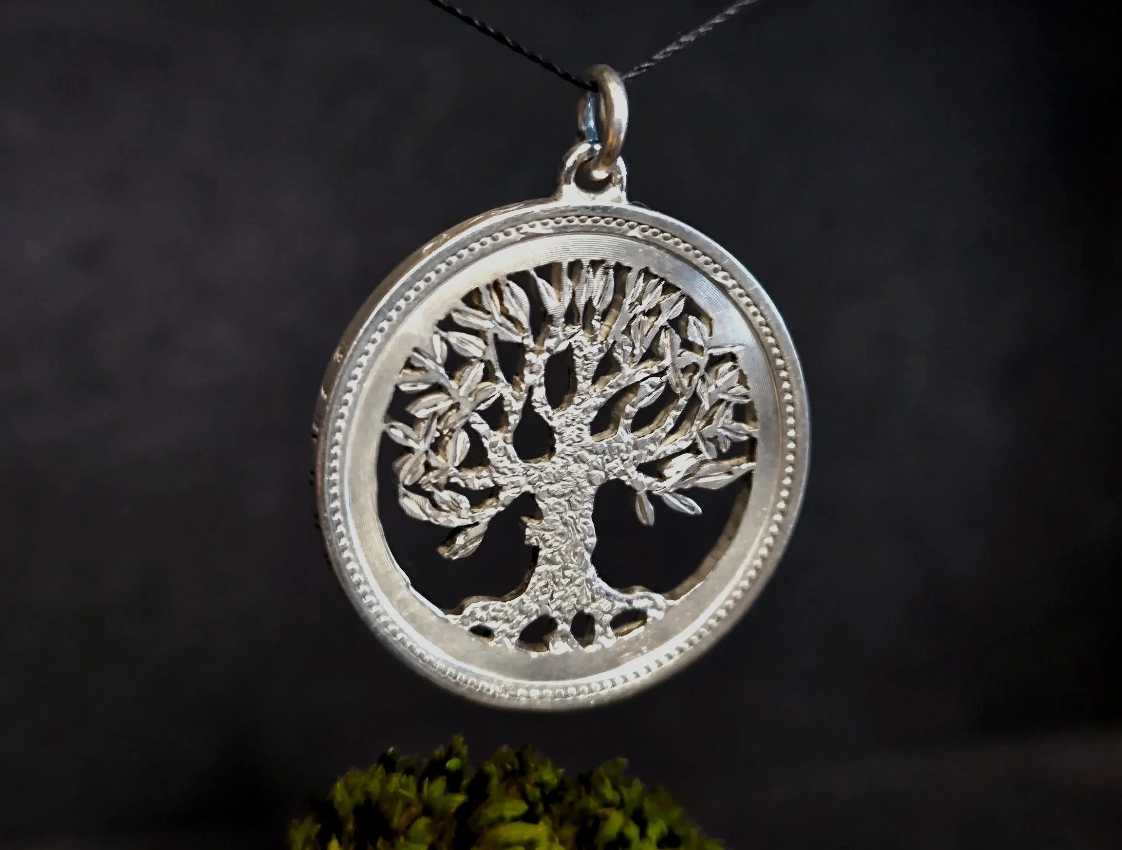 Lorbeerbaum, Anhänger, Handarbeit