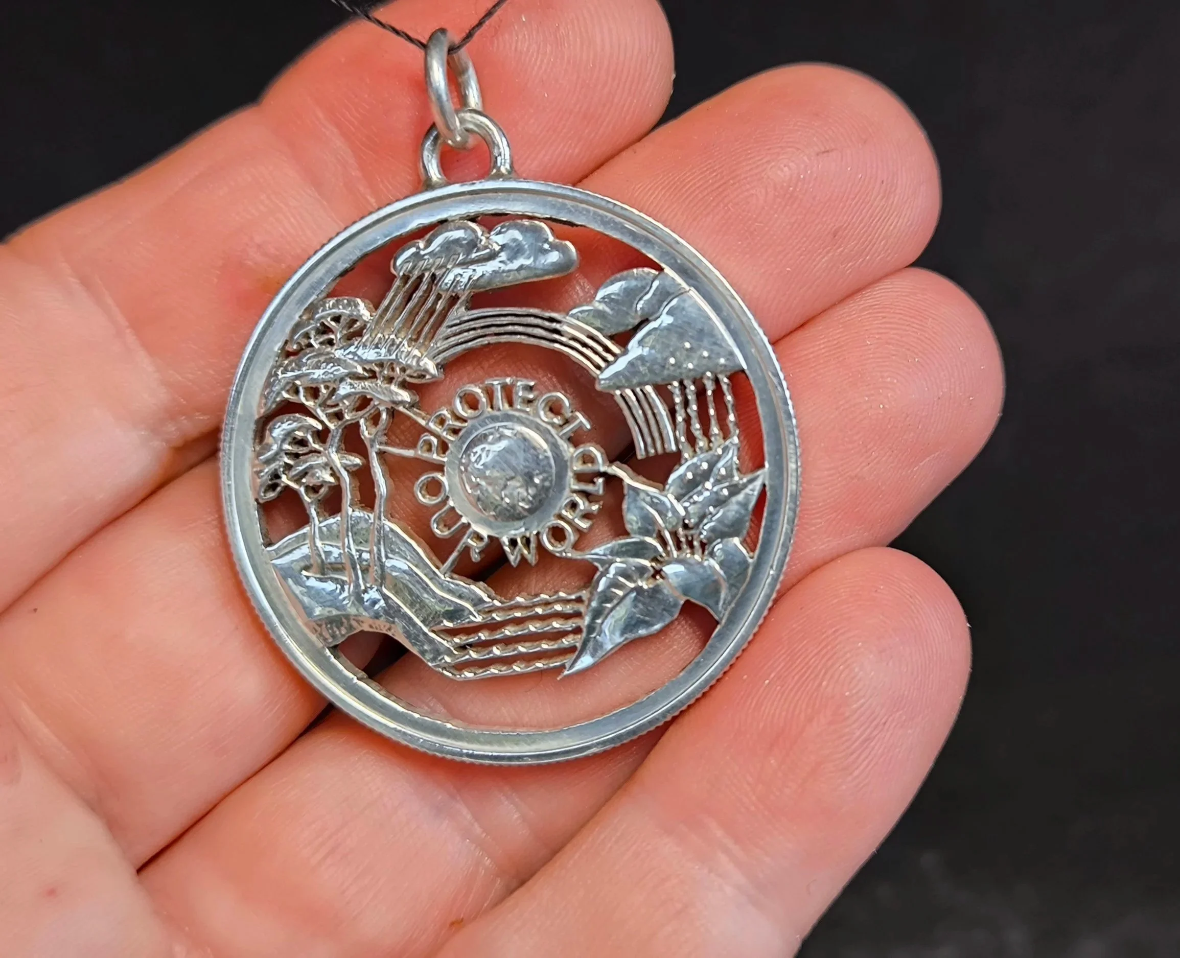 Umwelt behüten, Kettenanhänger, Silbermünze