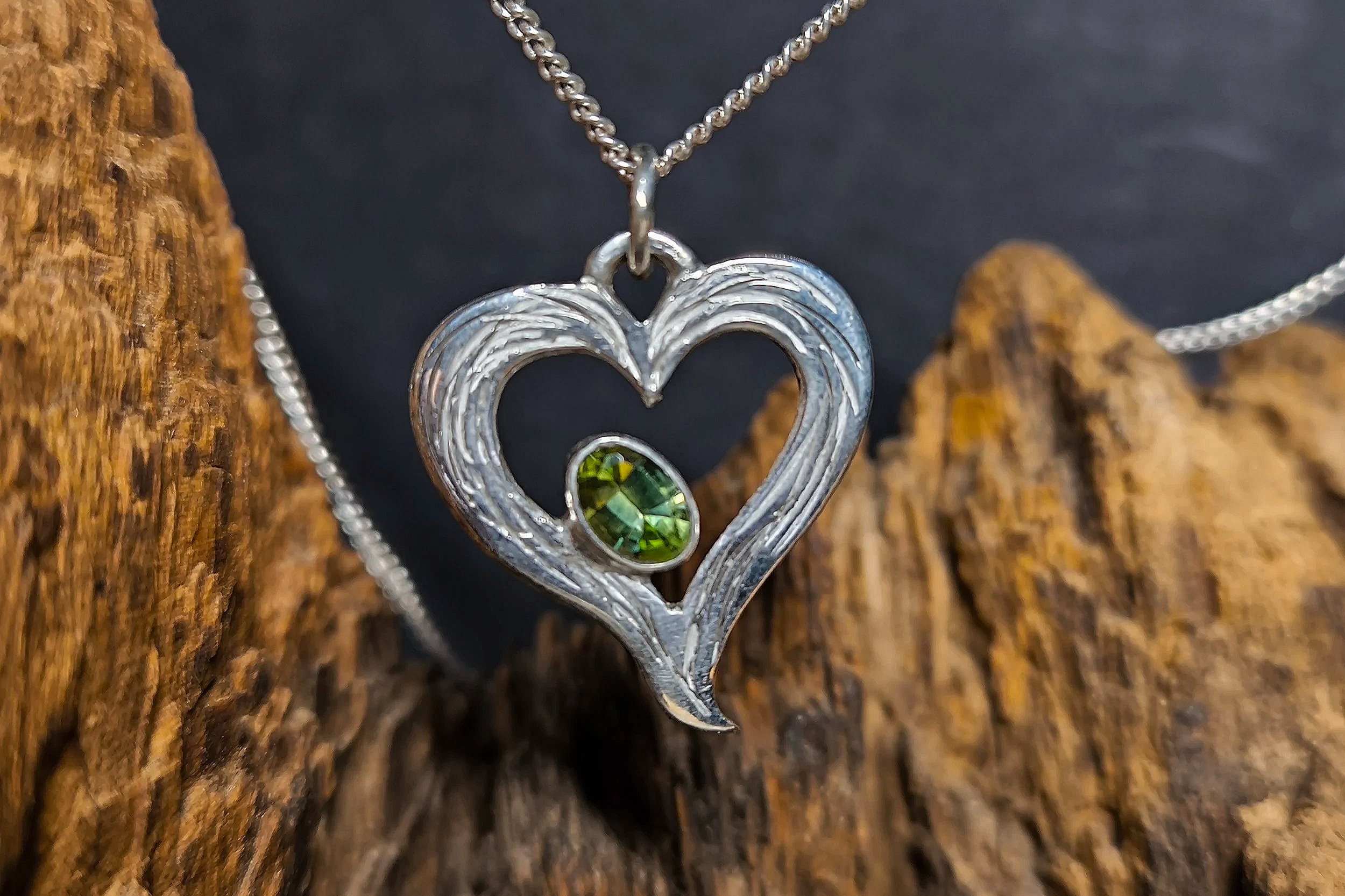 Silberherz mit Peridot, Unikat