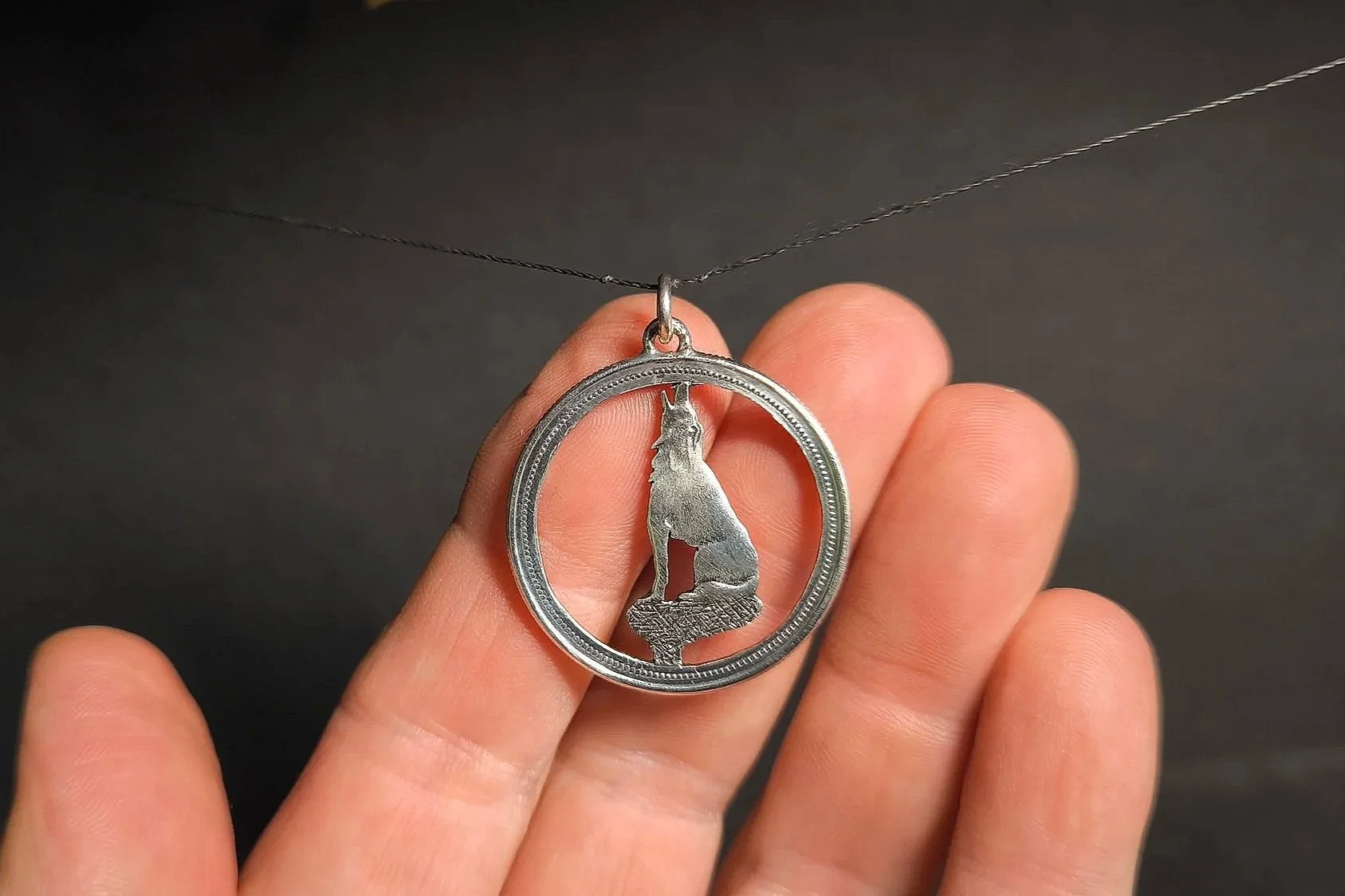 Wolf, Silberanhänger, Münzschmuck, handgesägt, Silberschmiede-Eigen-Art