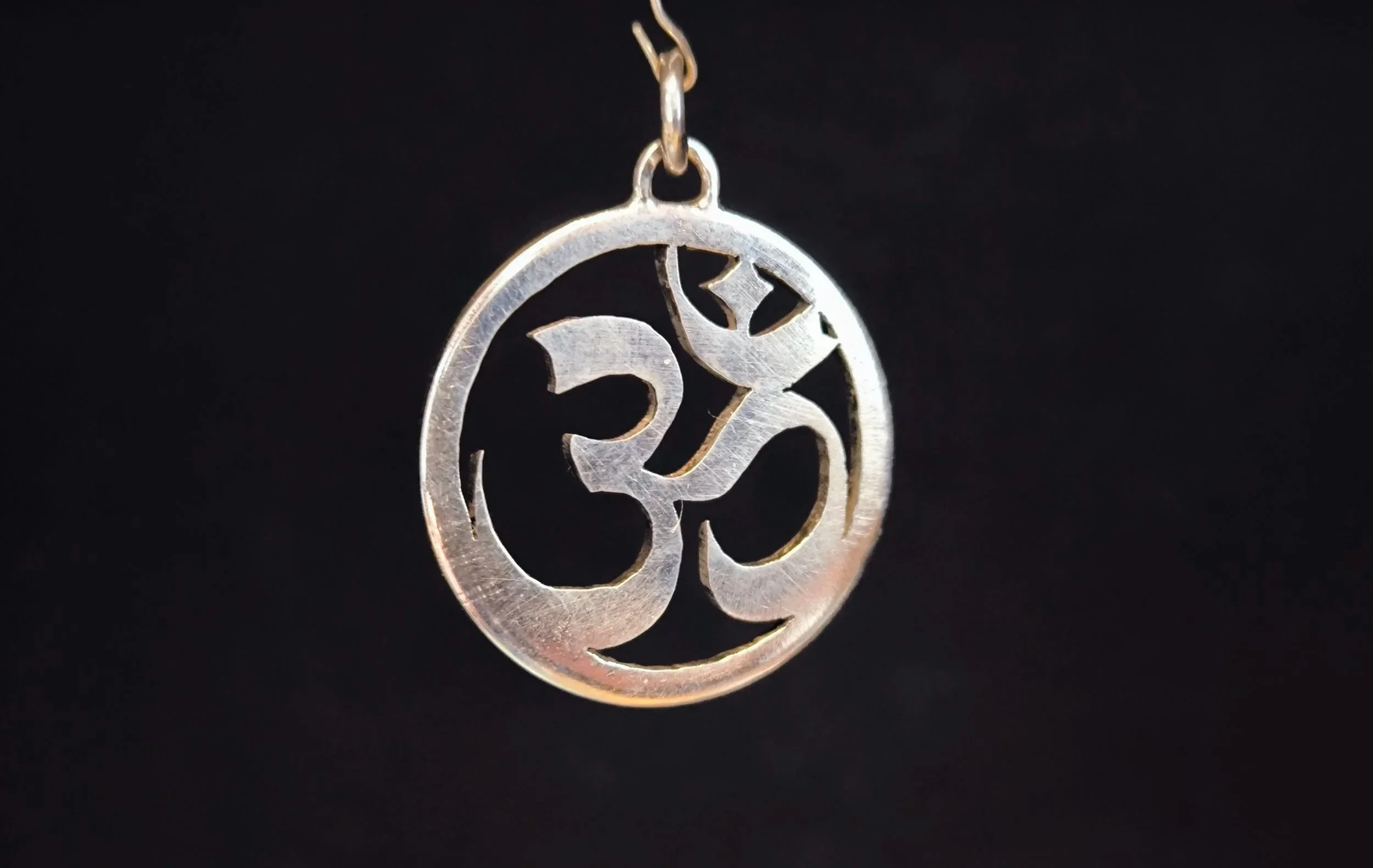 Silber Om, handgemacht, Silberschmiede-Eigen-Art