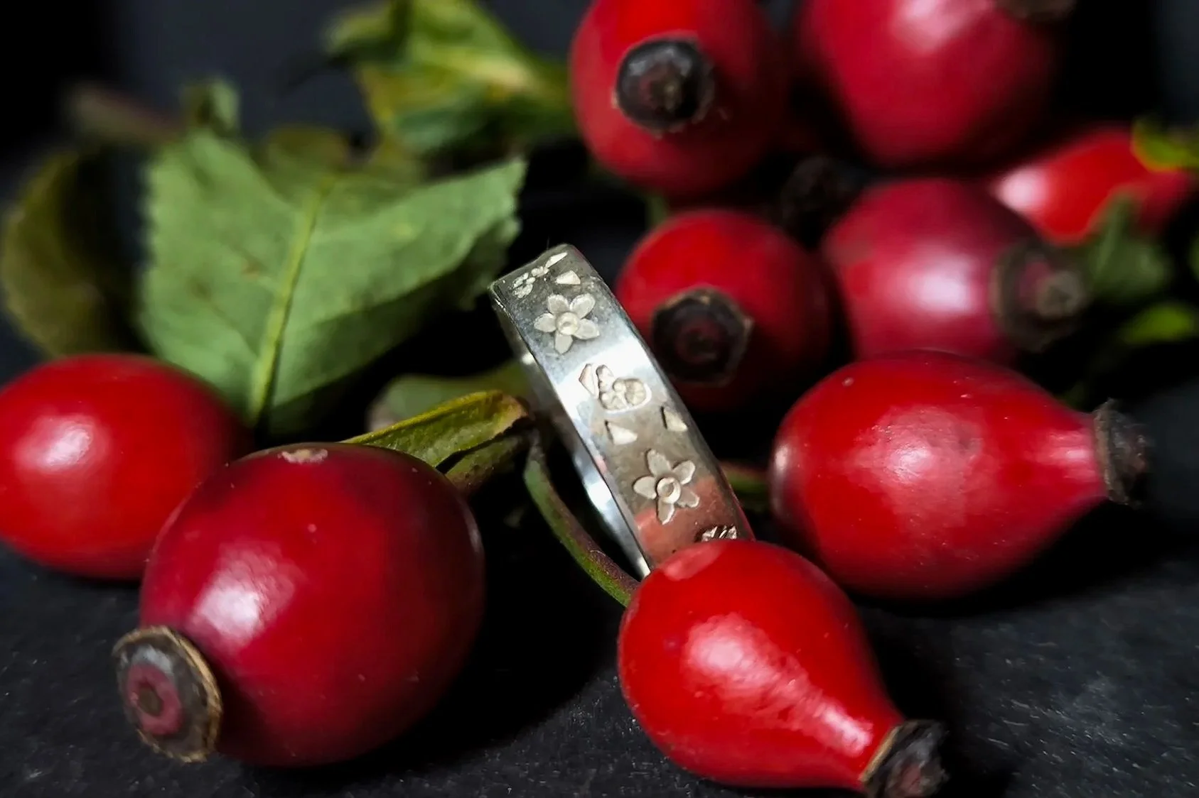 Silber Ring mit Blumen, Unikat, handgemacht, Durchmesser 17,4 mm