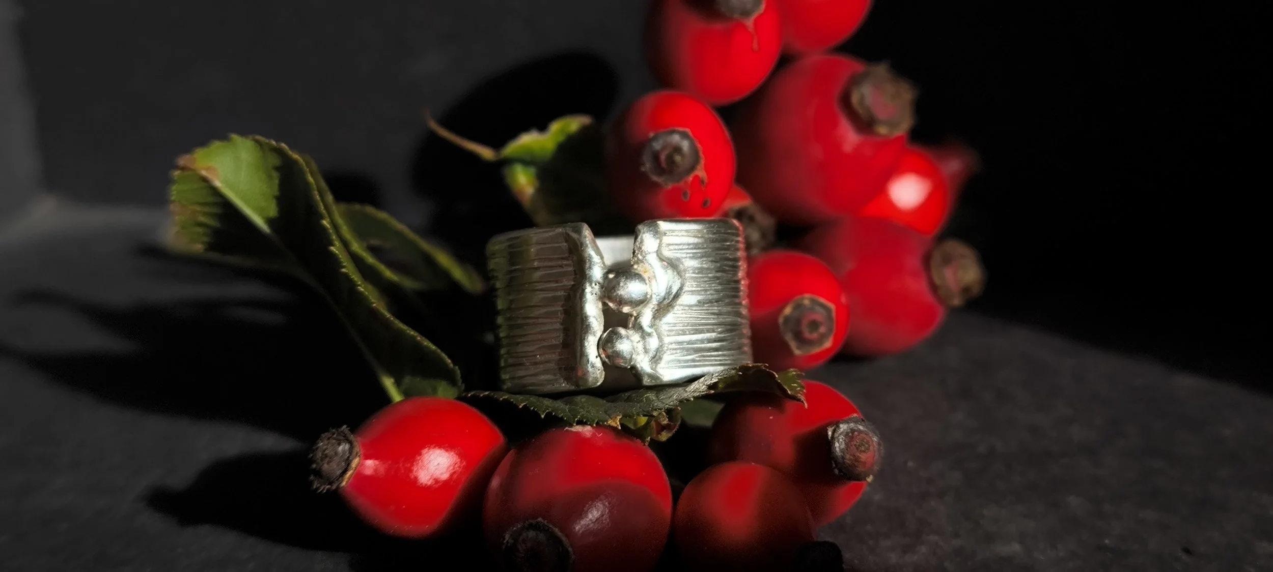 Silberring angeschmolzen, Durchmesser 20 mm+, Unikat