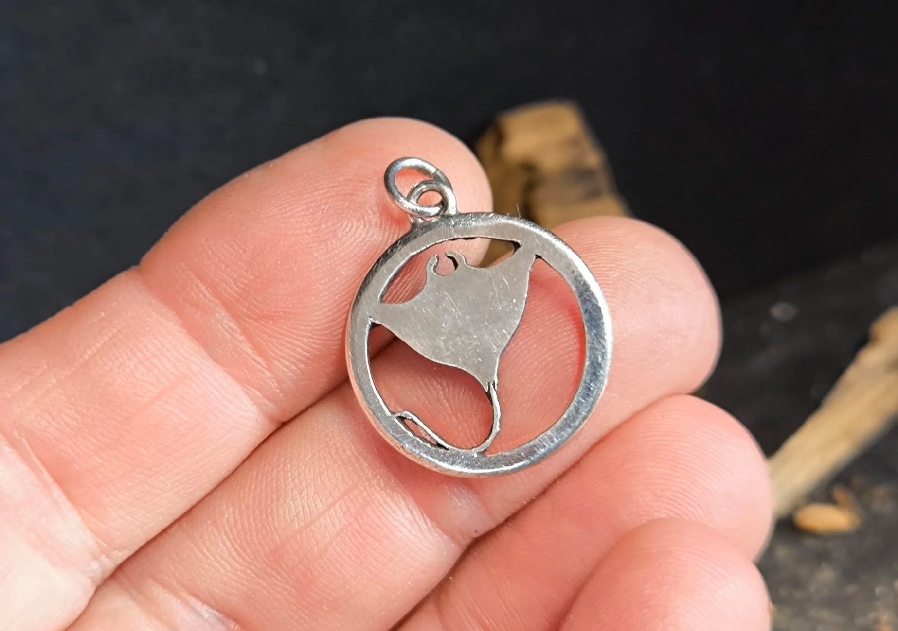 Rochen, Kettenanhänger, Unikat, Silber