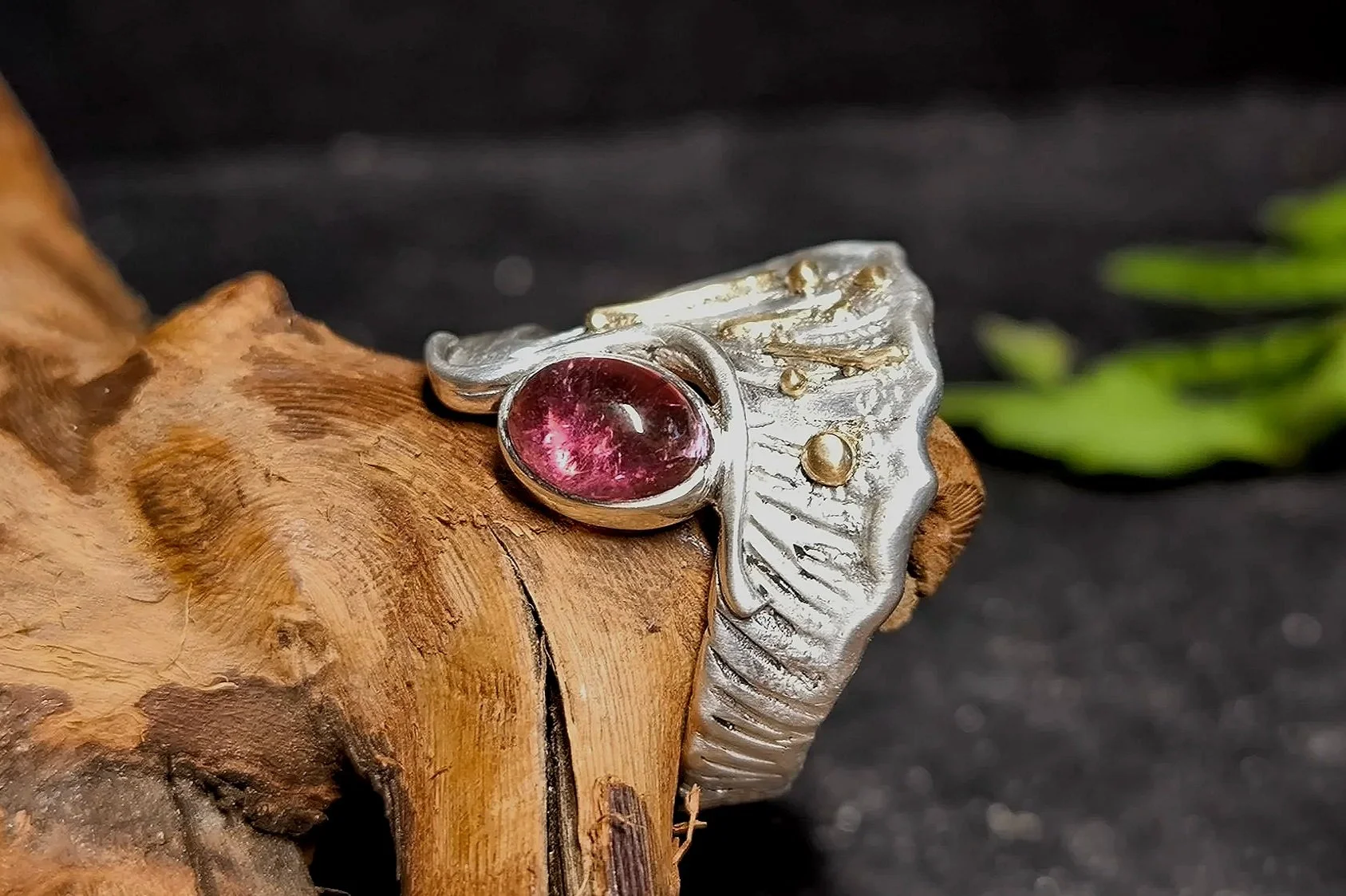 Silberring mit Turmalin und Gold, Durchmesser 18 mm