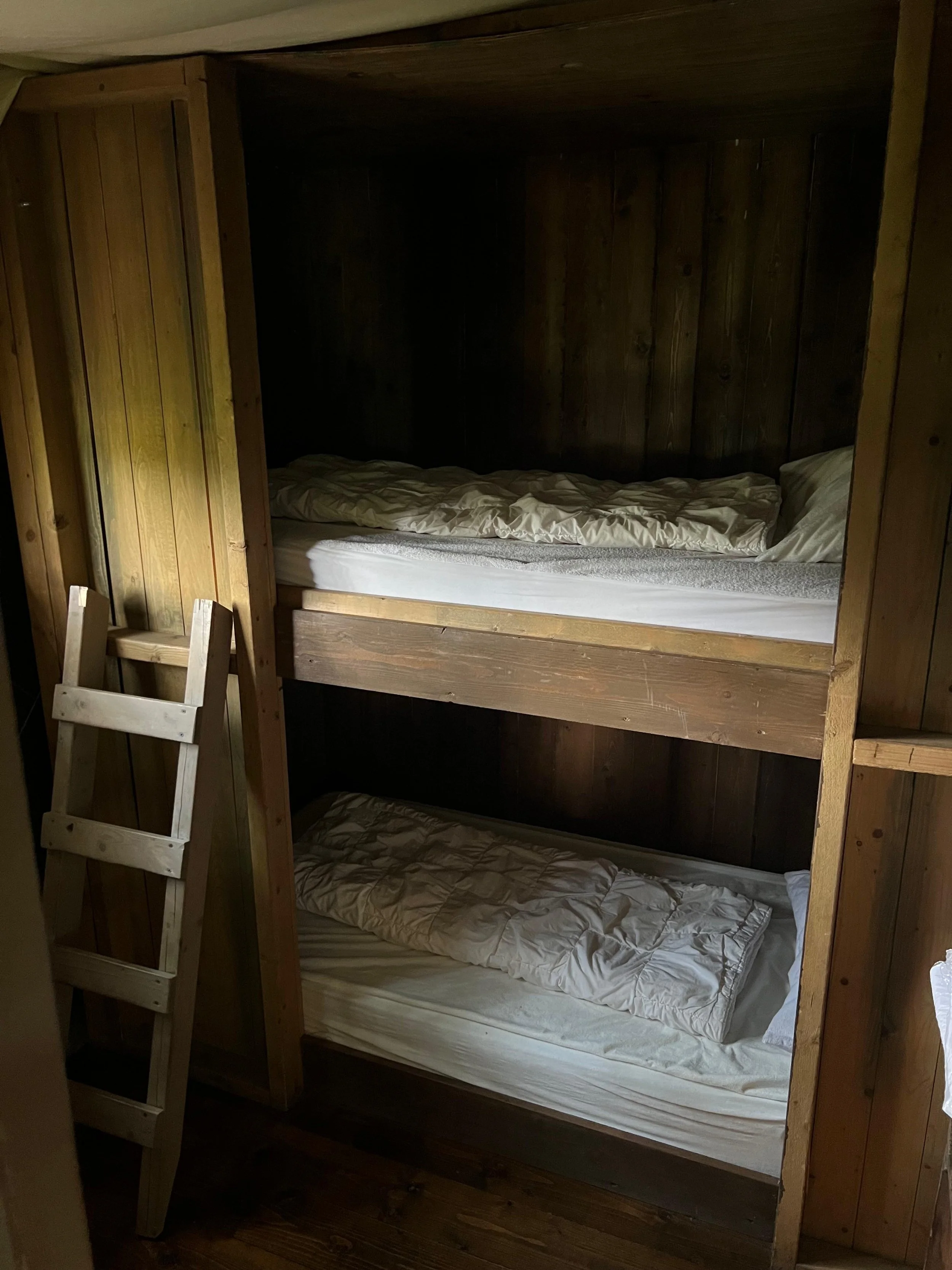 Boerenbed Dwingeloo Tenthuisje Bedden.jpg