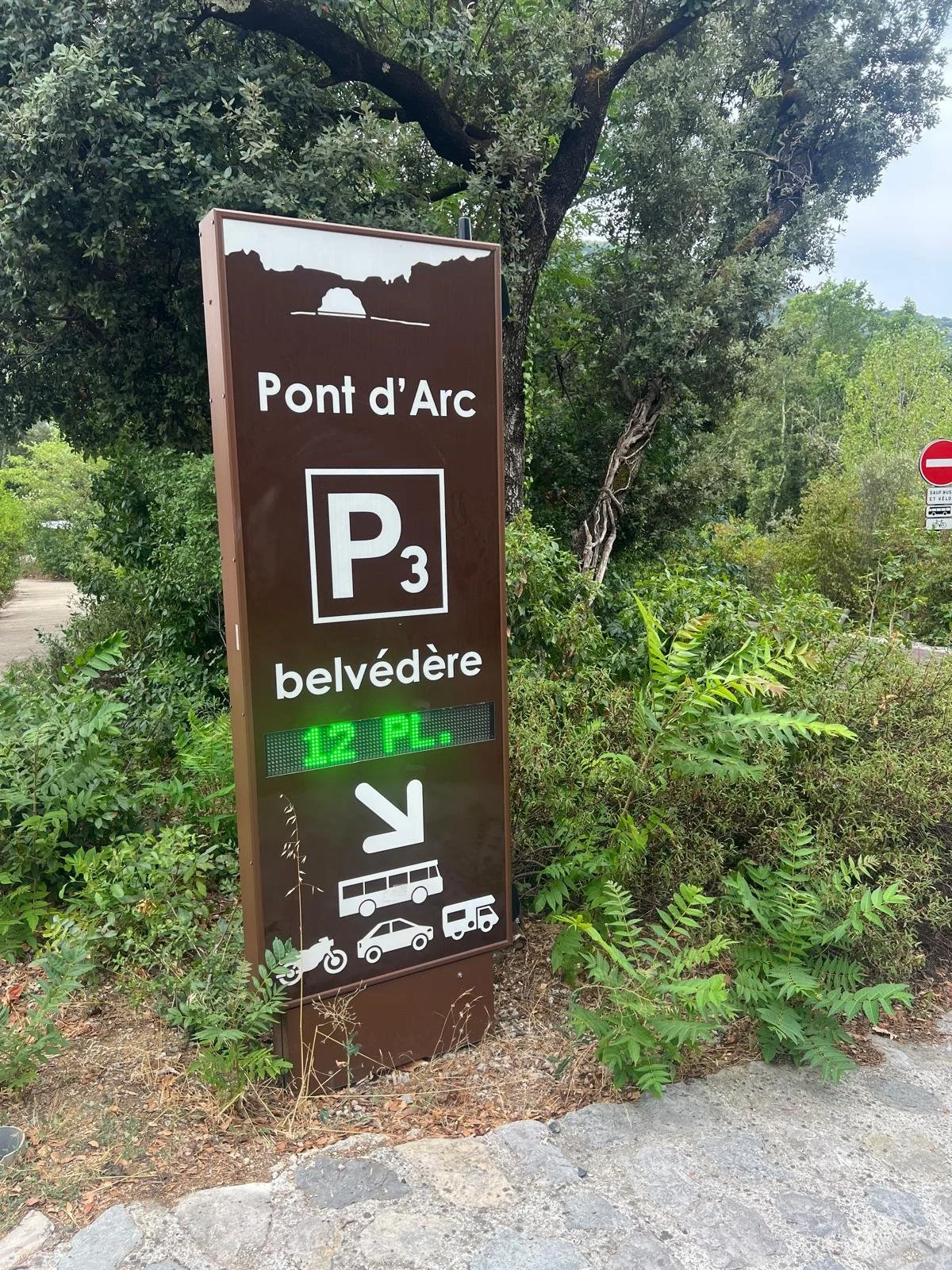 Waar parkeren bij Pont d'Arc