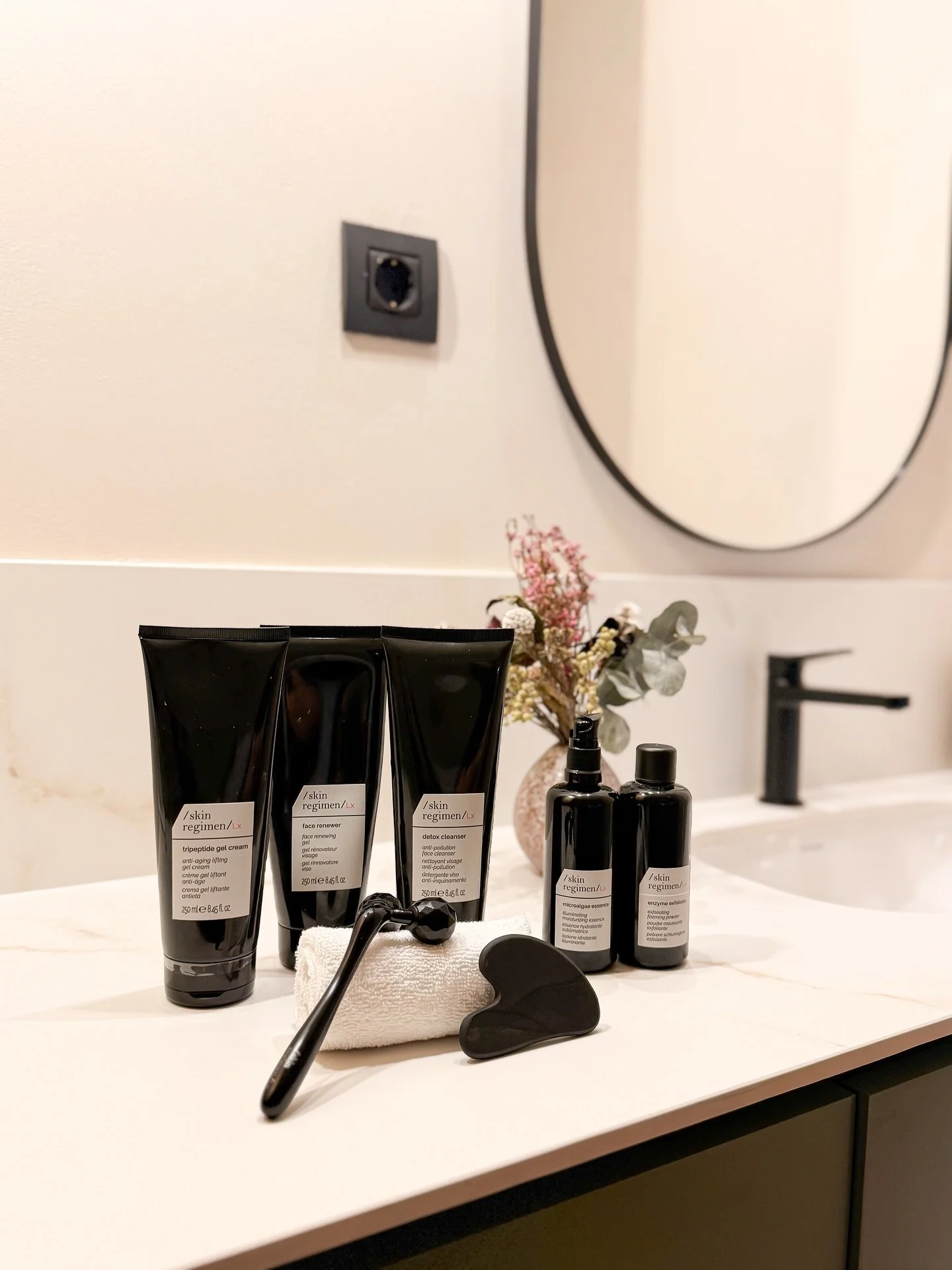 ✨ Renueva tu piel, renueva tu energ&iacute;a ✨
En lda_estetica trabajamos cada d&iacute;a para ofrecerte rituales que no solo embellecen tu piel, sino que transforman tu bienestar.
Hoy te presentamos uno de nuestros tratamientos estrella, realizado c