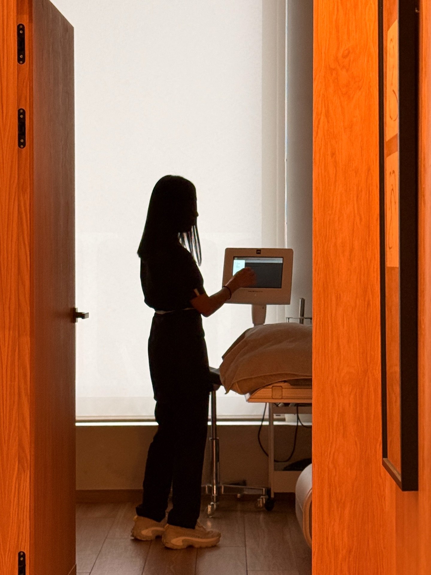 Empezamos el a&ntilde;o preparando cada detalle ✨
Nuevos protocolos, tecnolog&iacute;a y el mismo compromiso de siempre: cuidarte mejor que nunca.
El 2026 viene con mucha piel bonita 🤍