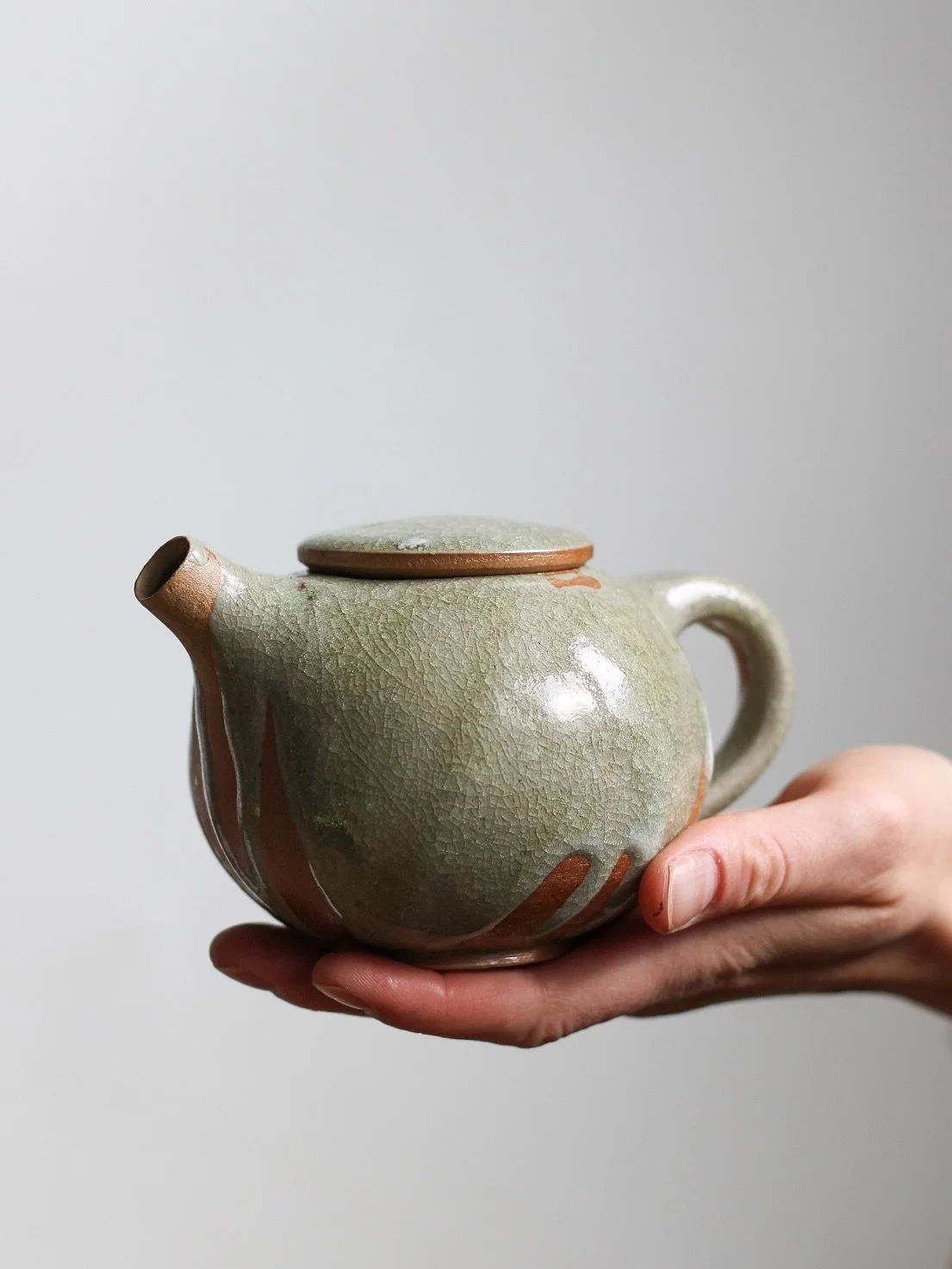 The shop is now open! This is the first time I&rsquo;ve had so many items, so be ready to scroll 😅

#pottery&nbsp;#instapottery&nbsp;#clay&nbsp;#ceramics&nbsp;#craft&nbsp;#makersmovement&nbsp;#buyhandmade&nbsp;#shoplocal&nbsp;#supportthemaker#mugs&n