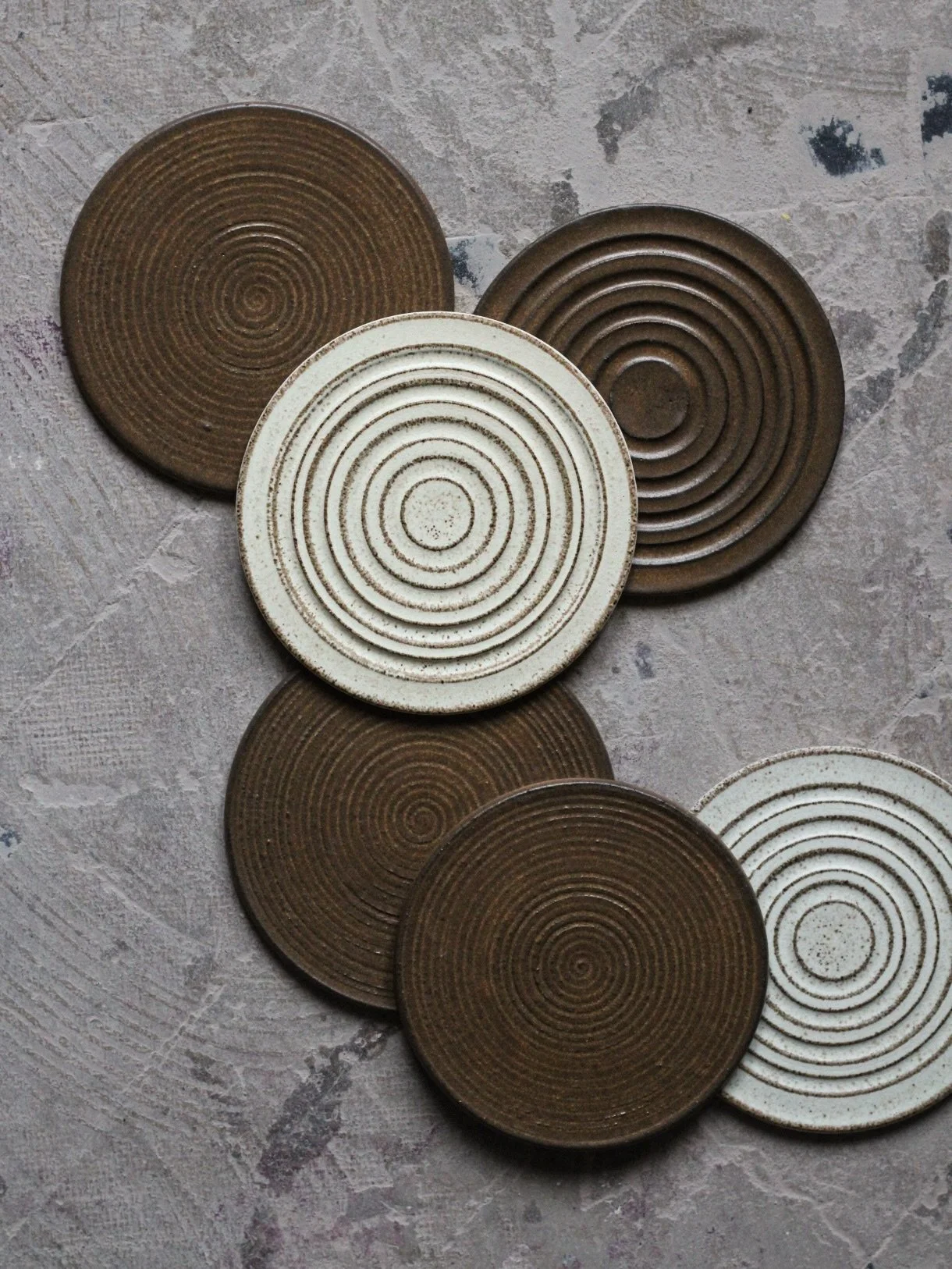 Stoneware trivets.

#ceramics #pottery #instapottery #stoneware #plate