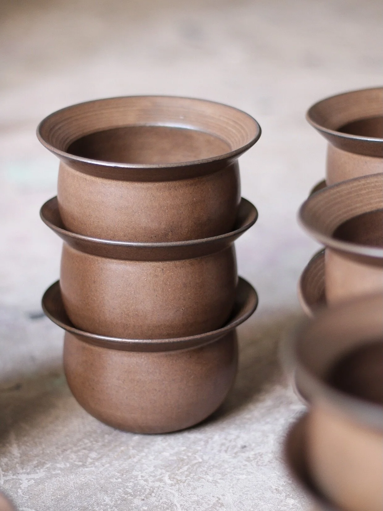 Next Saturday, get ready for mushroom bowls back in stock (knock on wood for a successful firing!). 

Shop update: 28th February at 7:00 pm UK time. 

#ceramics #pottery #stoneware #clay #potterystudio