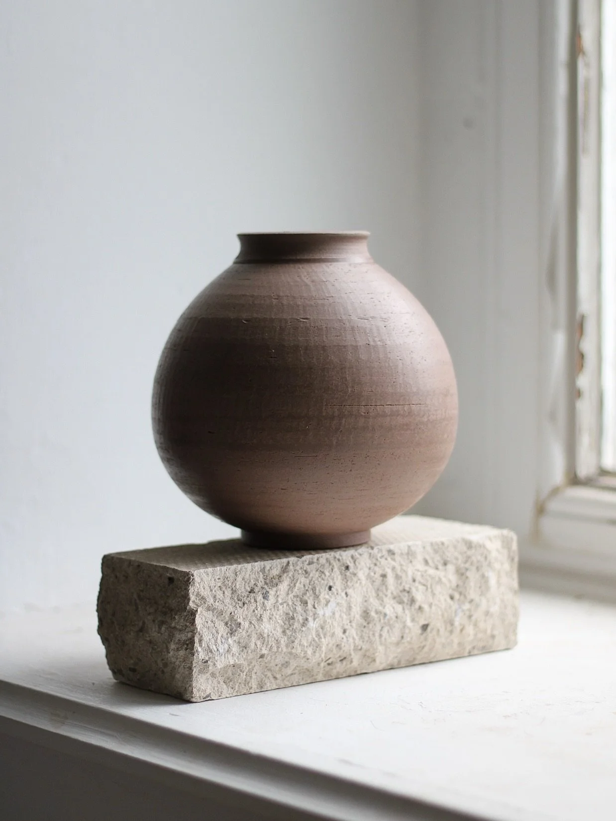 When I first started feeling comfortable on the wheel in 2019, my plan was to throw vases for a living. Selling them proved difficult, though. For one, they were expensive - but mostly, I was likely too emotionally attached to them (which explains th