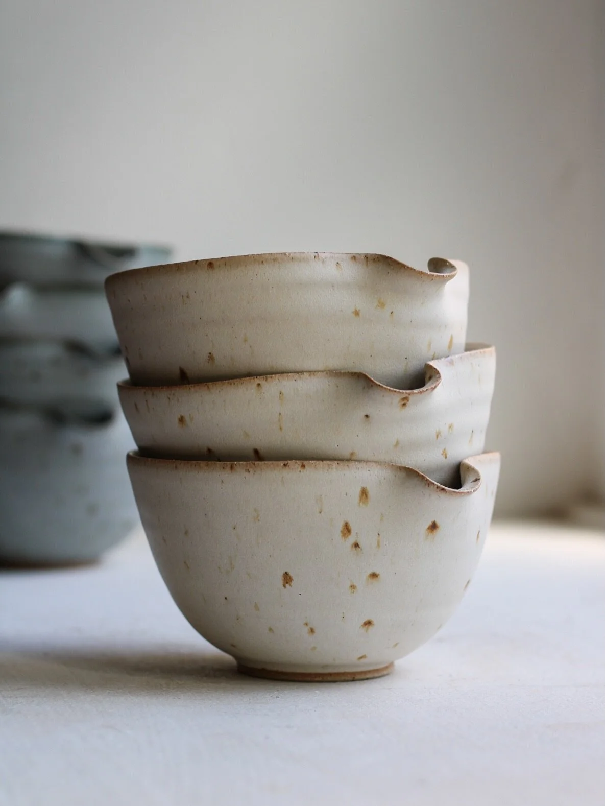 I&rsquo;m bringing heaps of new matcha bowls to @potfest.co.uk this June. I wanted to make sure there were plenty of different textures, shapes, and glazes to choose from, so there&rsquo;s a little something for everyone.

#matcha #matchabowl #cerami