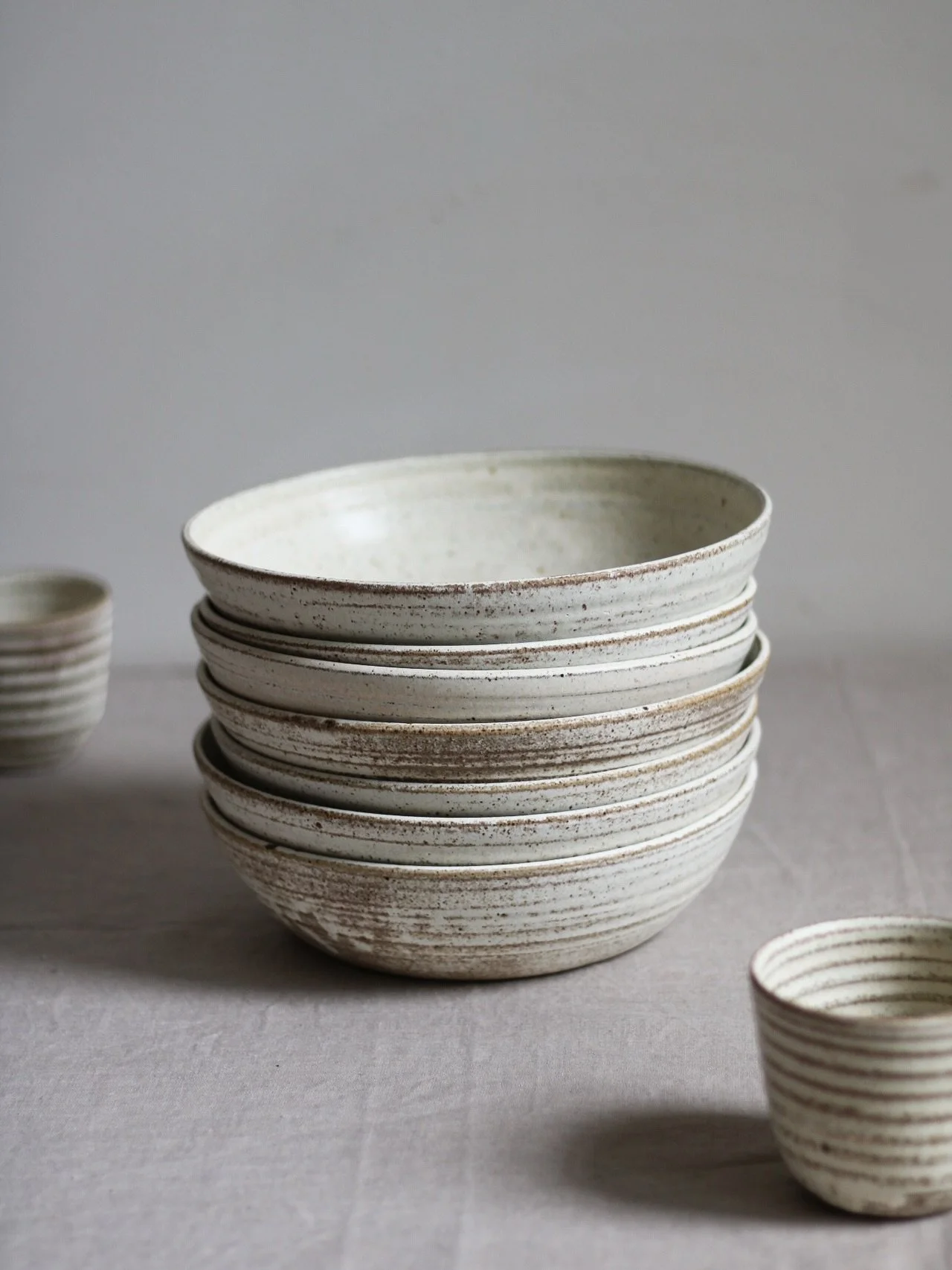 My favourite game on the way home: get the double-decker, sit upstairs and count the wildlife. It&rsquo;s a small thing but it genuinely makes my day 🥰

Today: one deer and eight rabbits. Very happy with that! 

#pottery #ceramics #pastabowl #bowl #