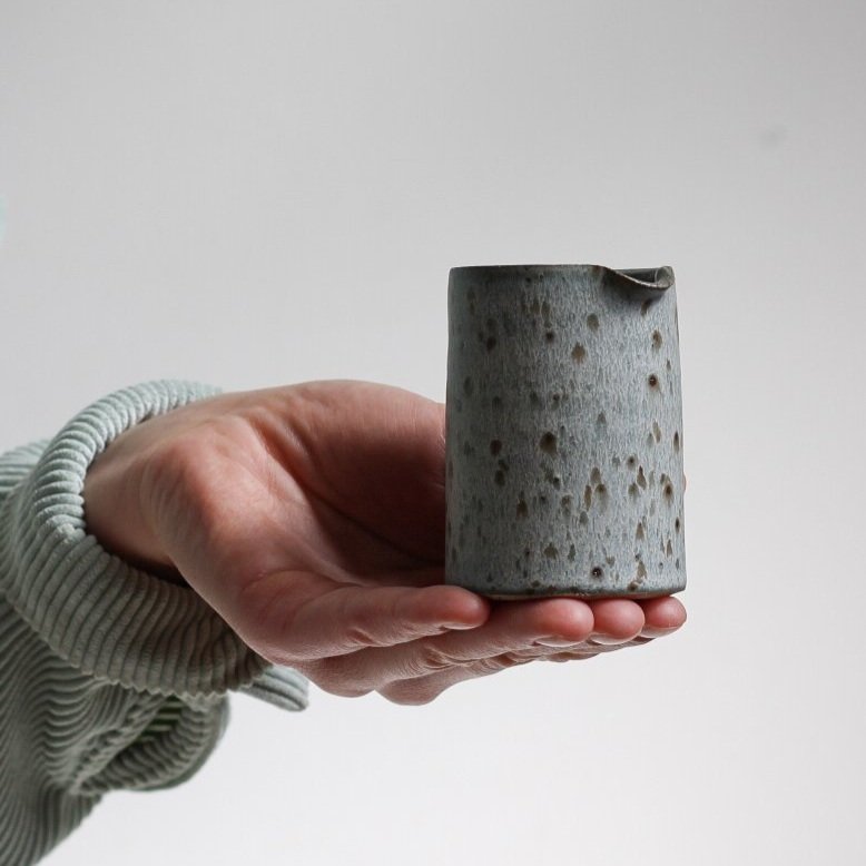 Small Jug in Speckled Haar