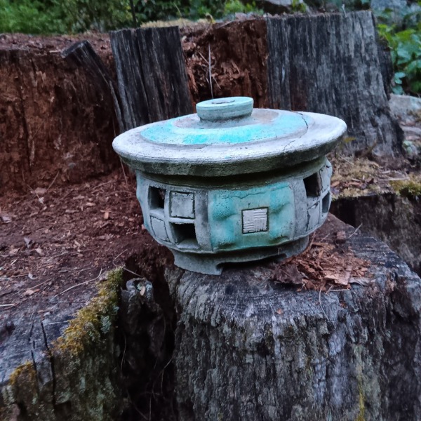 garden latern.png