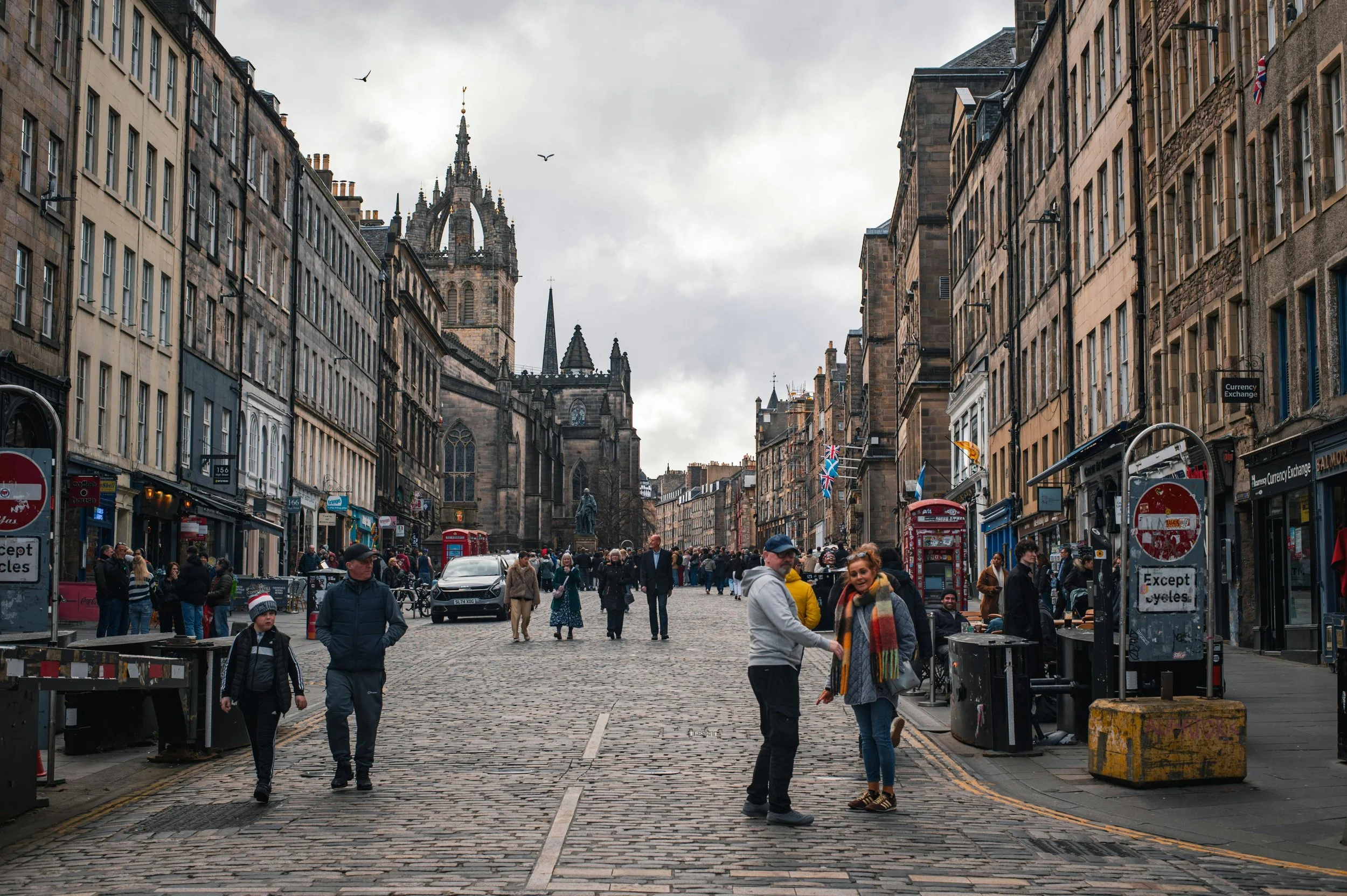 Edinburgh walking tour along the Royal Mile historic old town streets