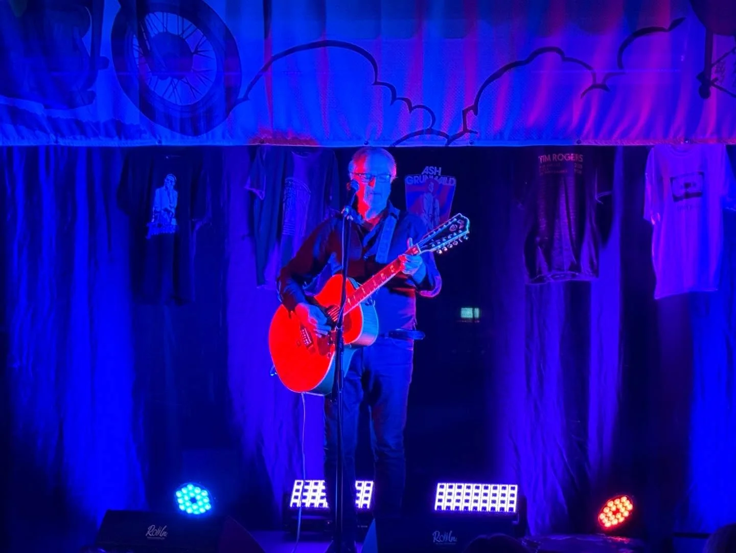 On Saturday night we brought @stevekilbey to town with a sold out show at @blackduckbrewery. Thanks to everyone who bought a ticket and came along. 
@lightmaster11 on 💡💡
@ryanjhazell on 🔊🔊