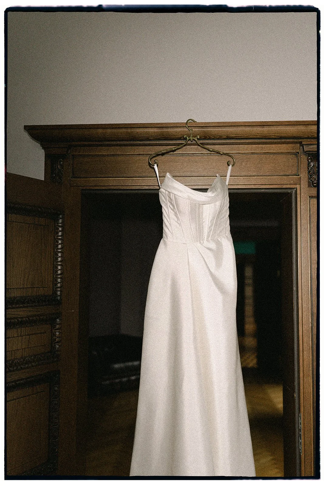 -wedding-analog-residenz-bartensleben-braunschweig-jenni-biddle.jpg