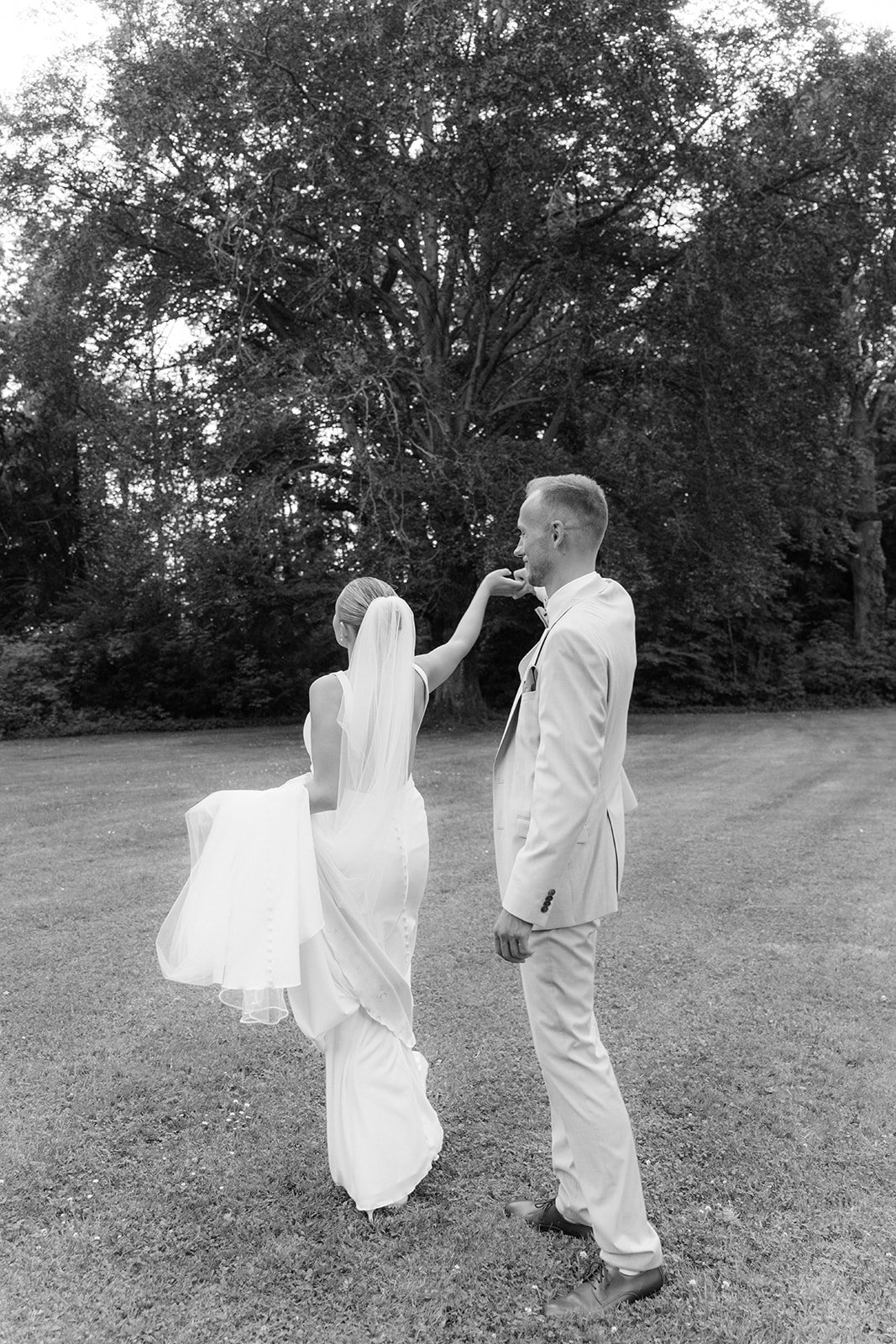 modern digital wedding photography couple portrait in natural light.jpg