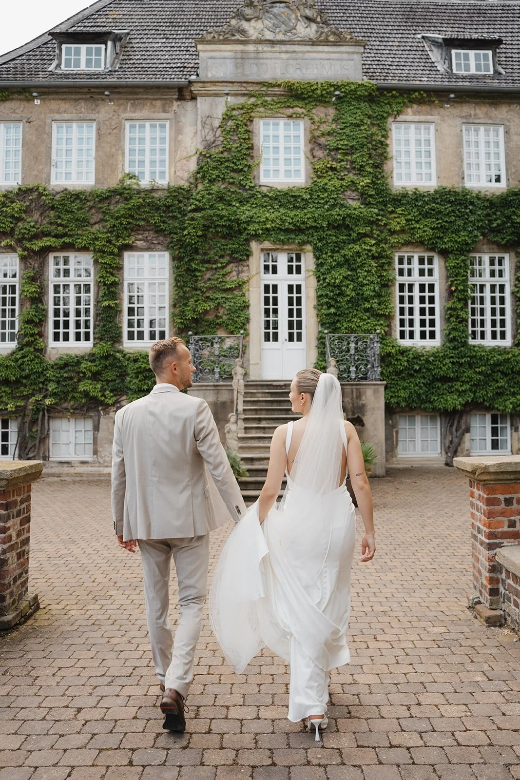 modern digital wedding photography couple portrait in natural light.jpg