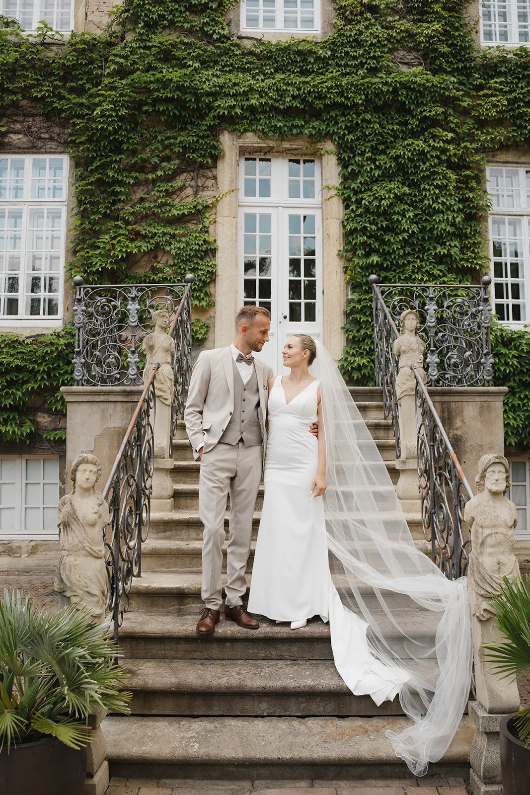 modern digital wedding photography couple portrait in natural light.jpg