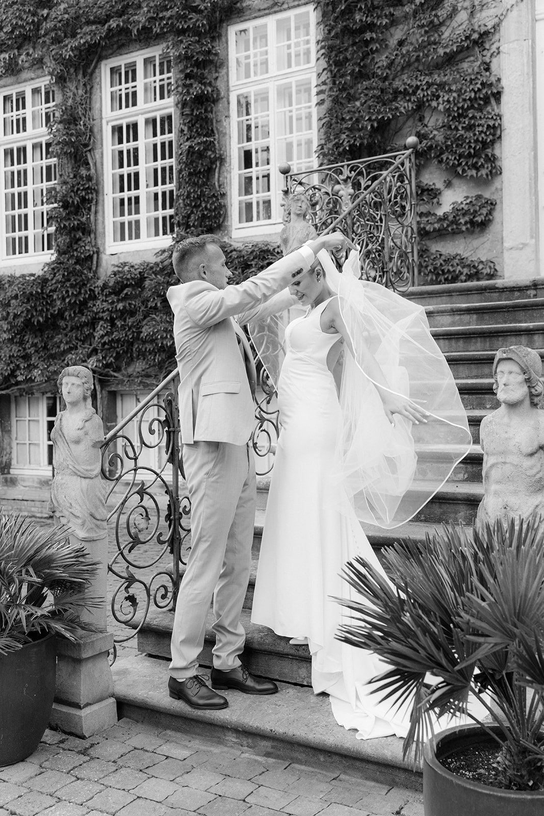 modern digital wedding photography couple portrait in natural light.jpg