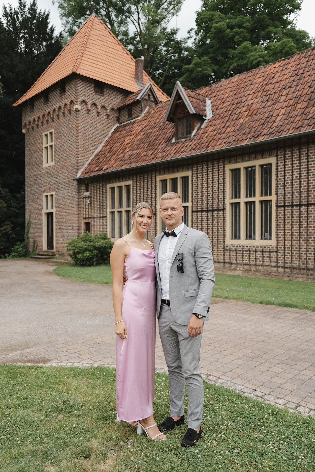 modern wedding photography capturing real moments between guests.jpg