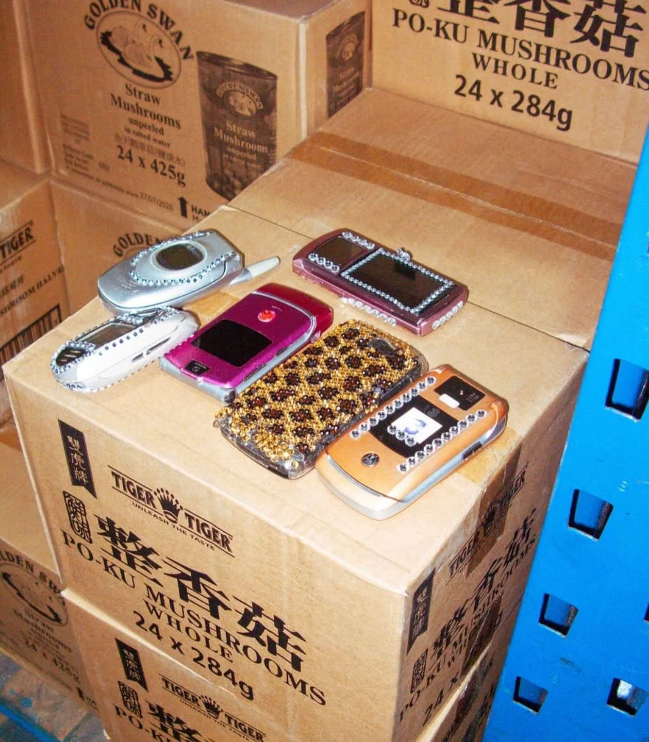 bring back bedazzled phones!